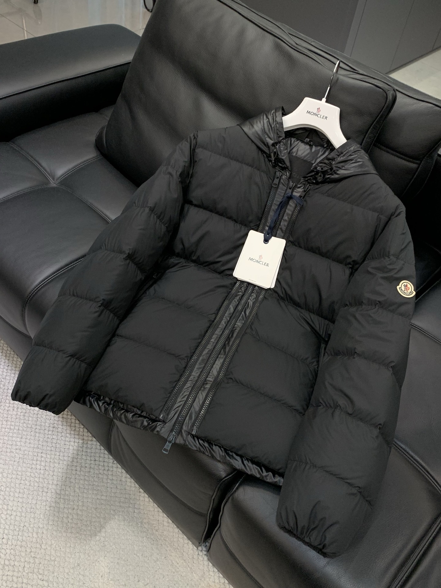 🌾，，Moncler 蒙口，2025冬季最新品，专柜同步有售，原单狠货，时尚休闲三合一羽绒服，上身舒适！