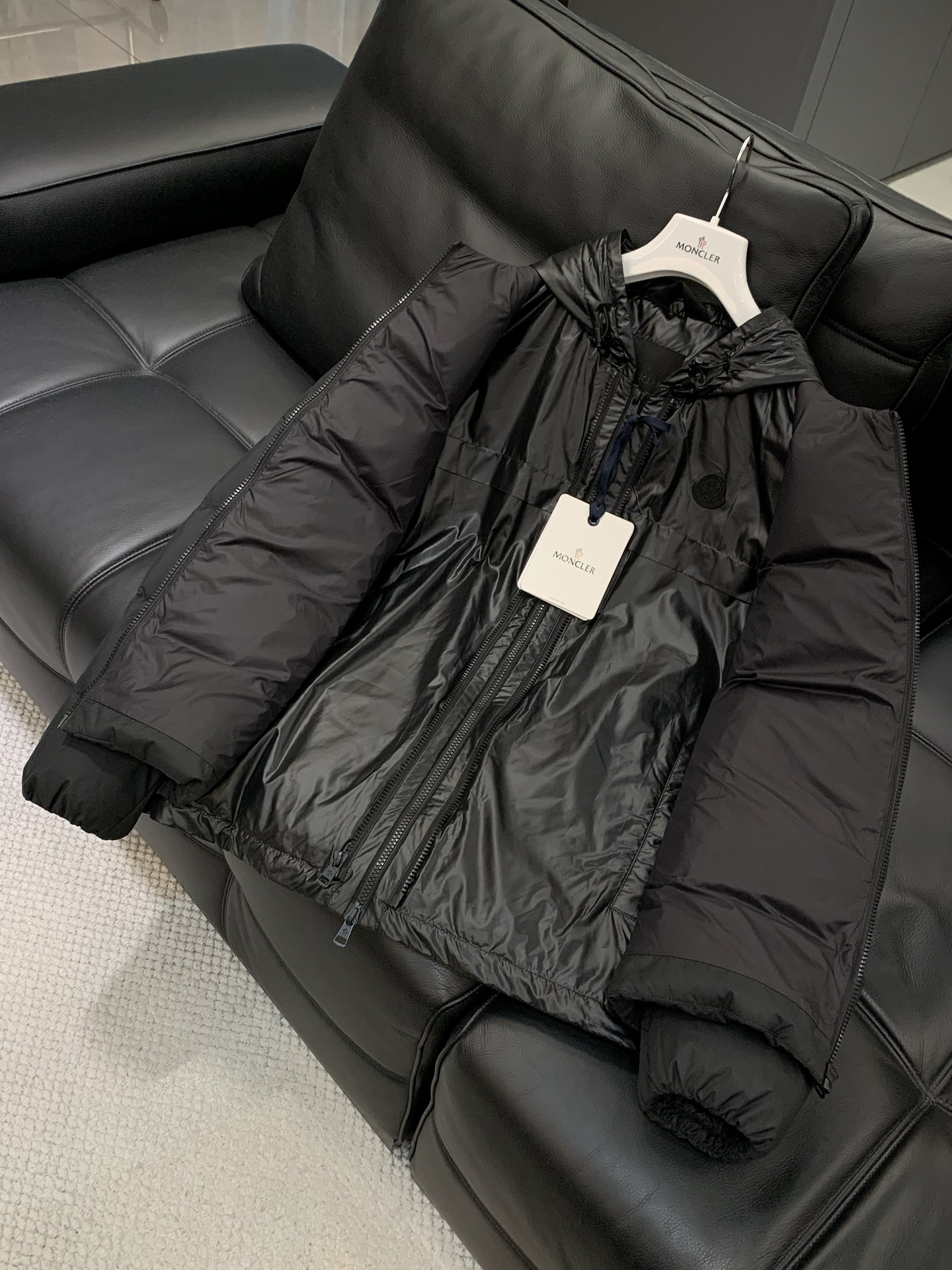 🌾，，Moncler 蒙口，2025冬季最新品，专柜同步有售，原单狠货，时尚休闲三合一羽绒服，上身舒适！