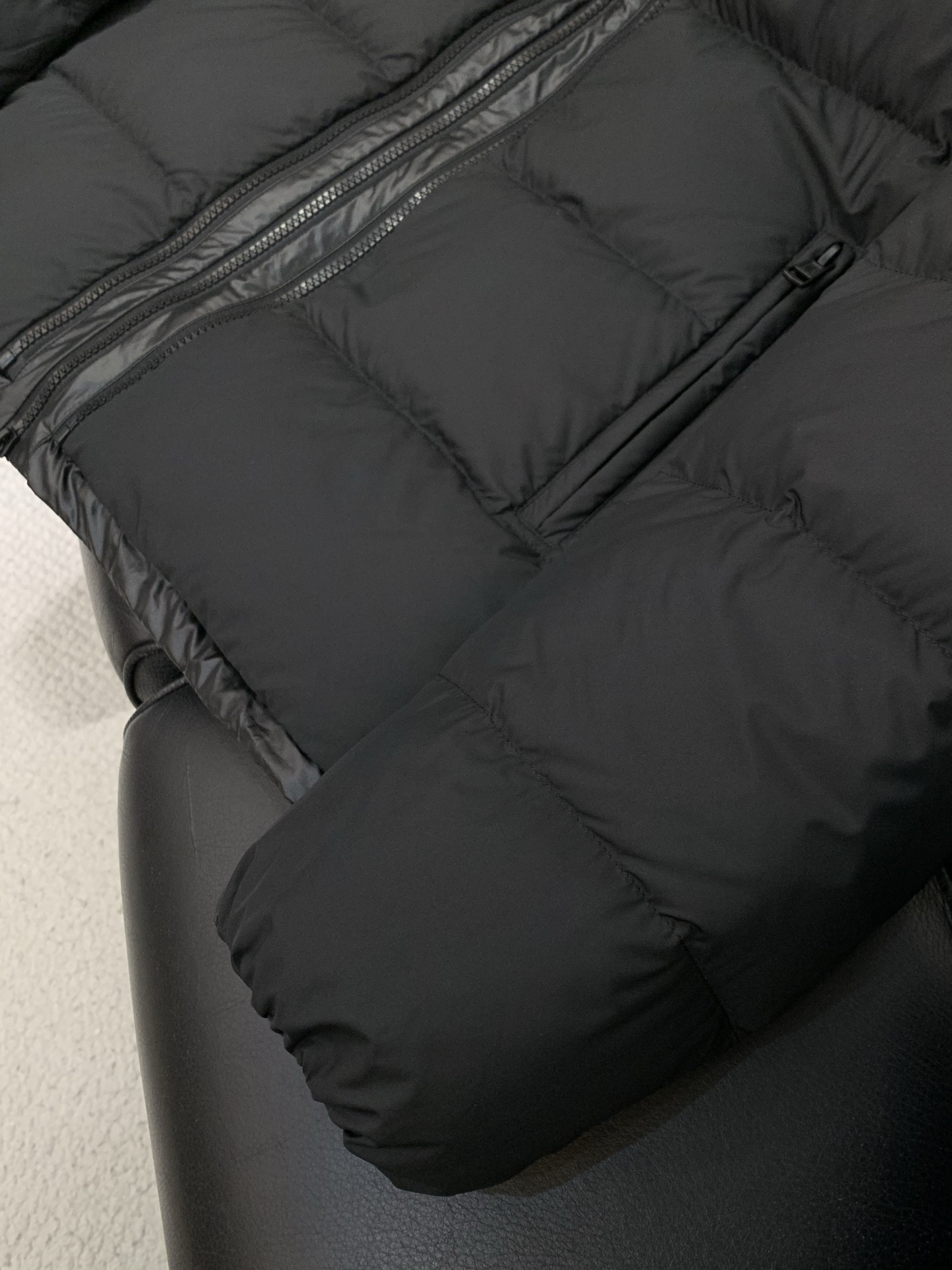 🌾，，Moncler 蒙口，2025冬季最新品，专柜同步有售，原单狠货，时尚休闲三合一羽绒服，上身舒适！