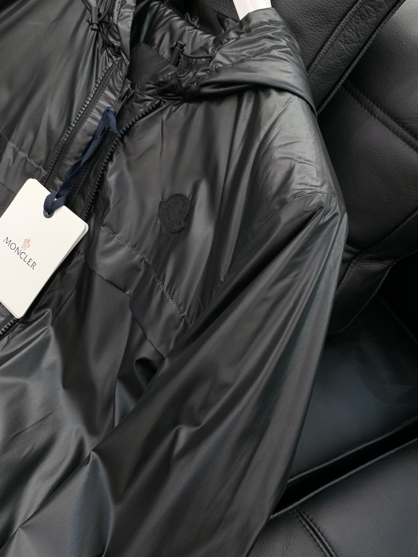 🌾，，Moncler 蒙口，2025冬季最新品，专柜同步有售，原单狠货，时尚休闲三合一羽绒服，上身舒适！