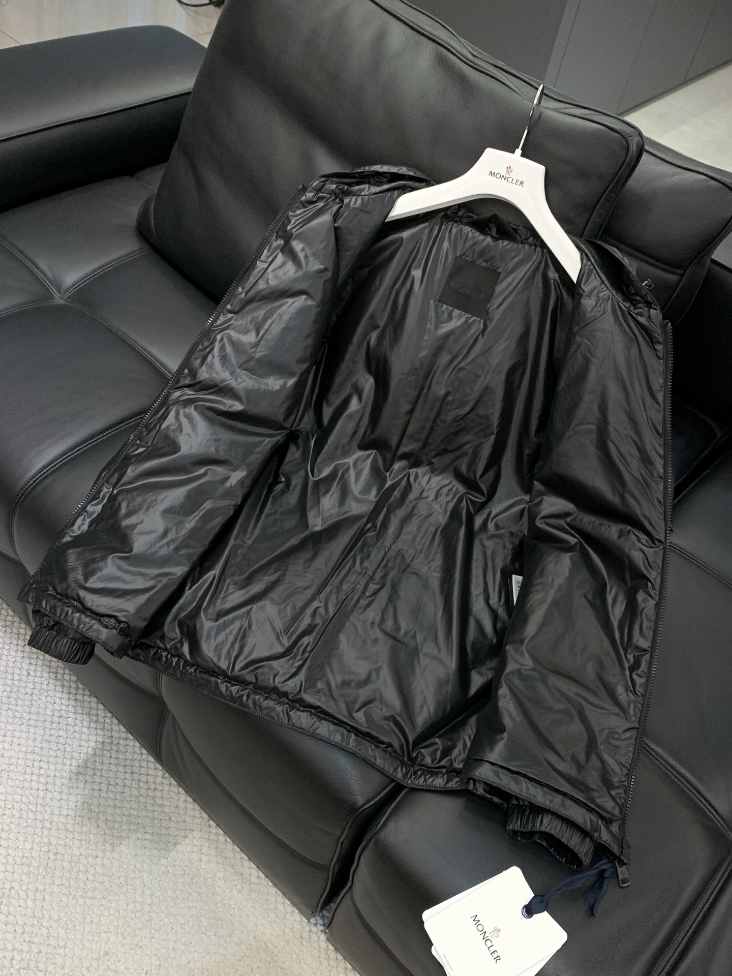 🌾，，Moncler 蒙口，2025冬季最新品，专柜同步有售，原单狠货，时尚休闲三合一羽绒服，上身舒适！