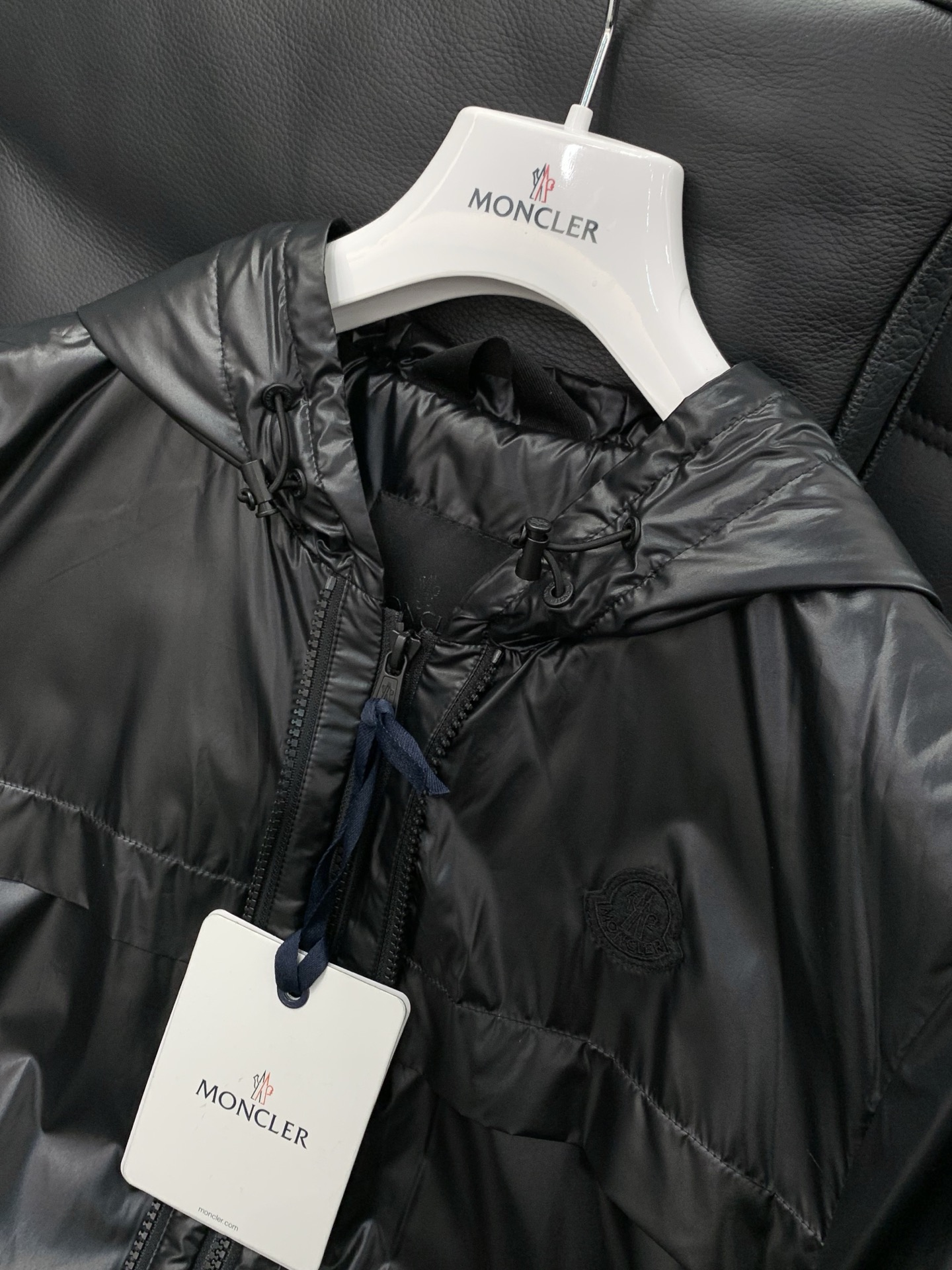 🌾，，Moncler 蒙口，2025冬季最新品，专柜同步有售，原单狠货，时尚休闲三合一羽绒服，上身舒适！