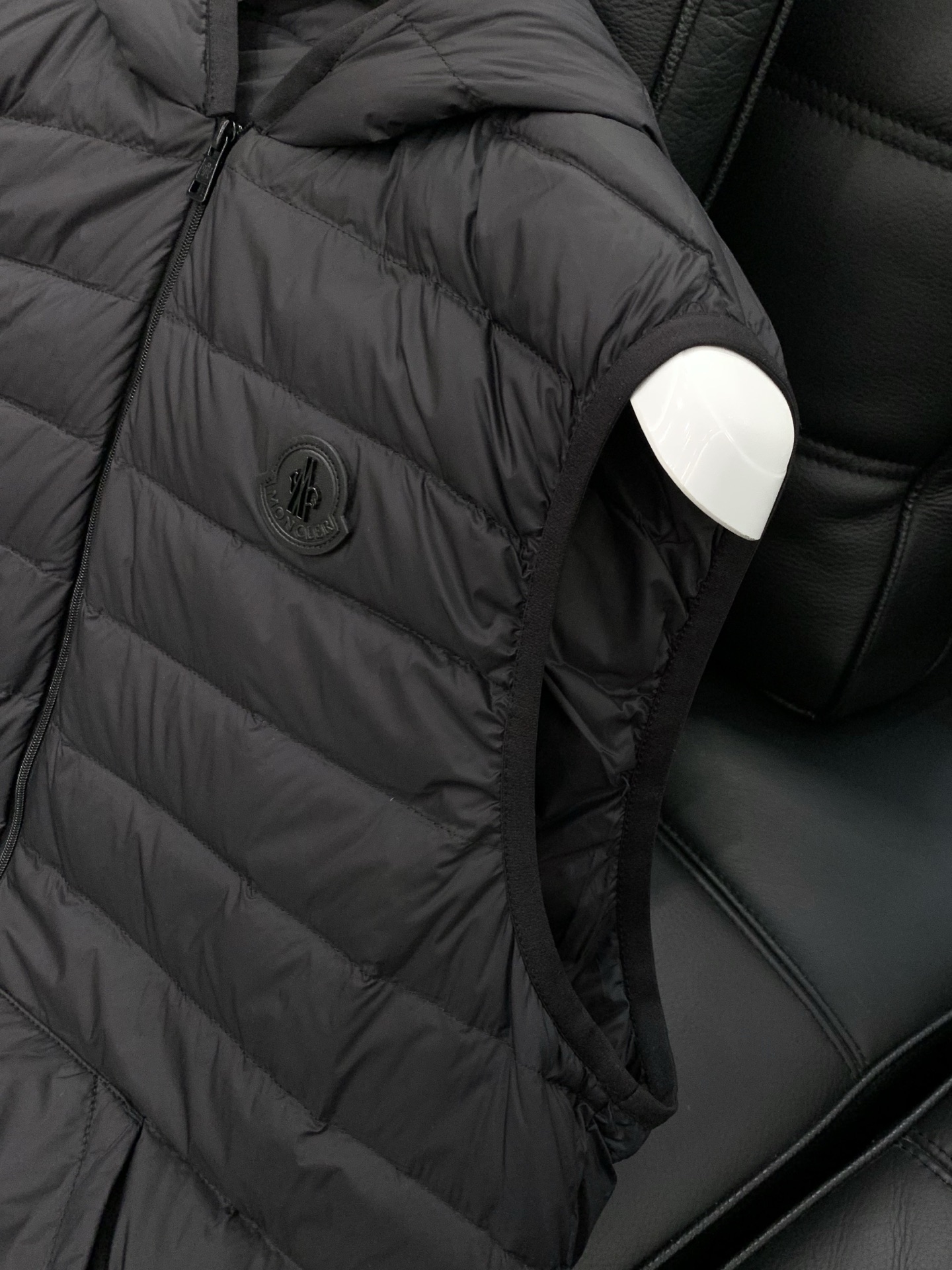 🌾，，Moncler 蒙口，2025冬季最新品，专柜同步有售，原单狠货，时尚休闲三合一羽绒服，上身舒适！