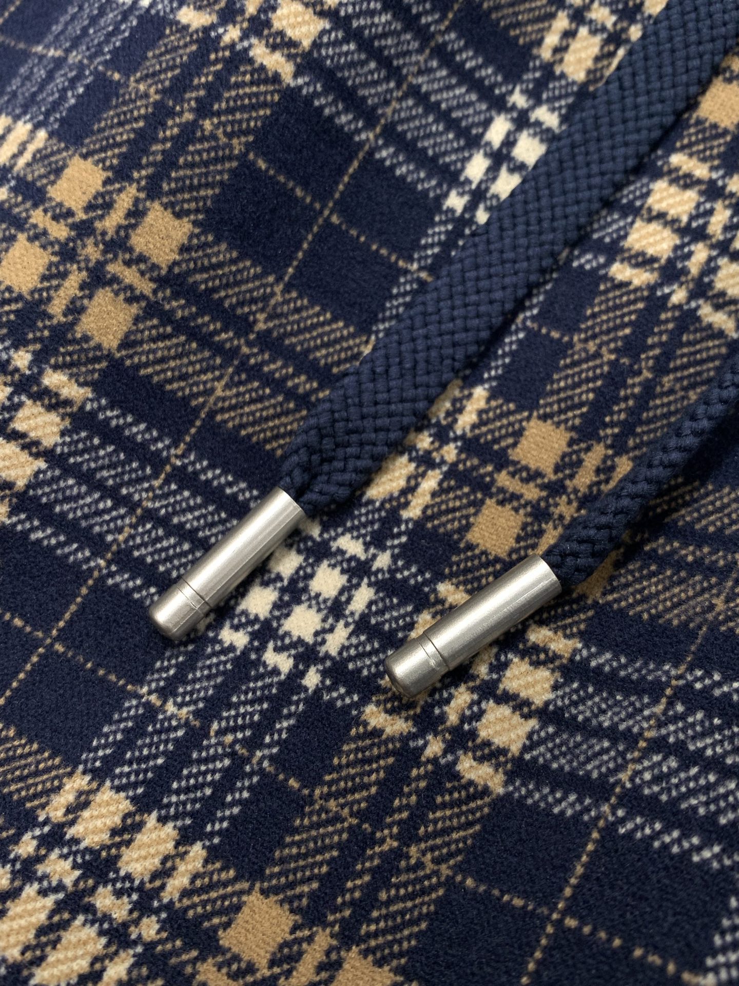 🌾，，Burberry 直筒格子休闲裤时尚系列，独特设计，抽绳休闲长裤 订纱开始订染和订纺。国内某大厂出