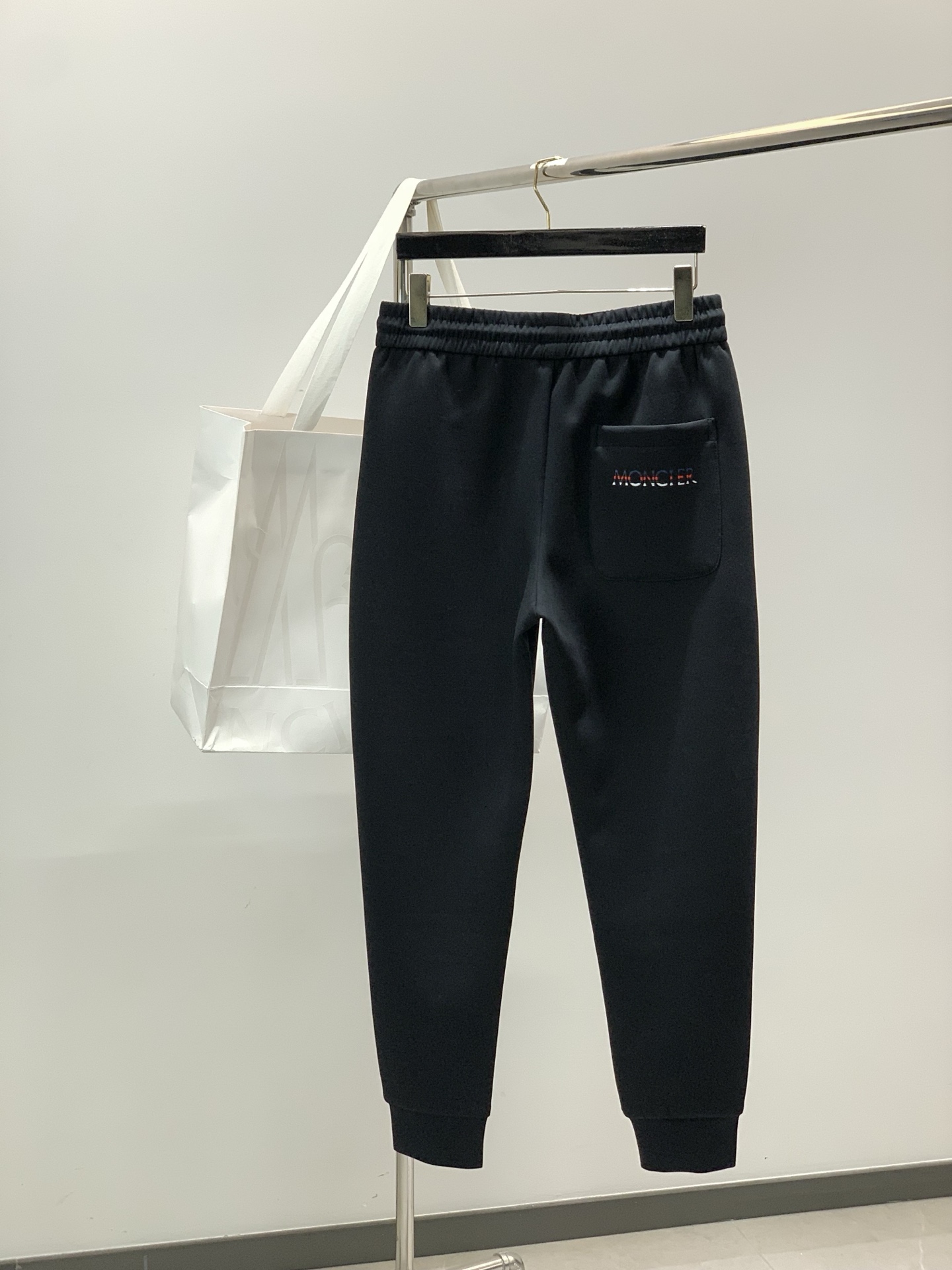 🌾，，蒙口 黑色 束脚 休闲裤材质 面料:棉32%锦纶63%氨纶5%里料:涤纶100%机洗，手洗最高水温