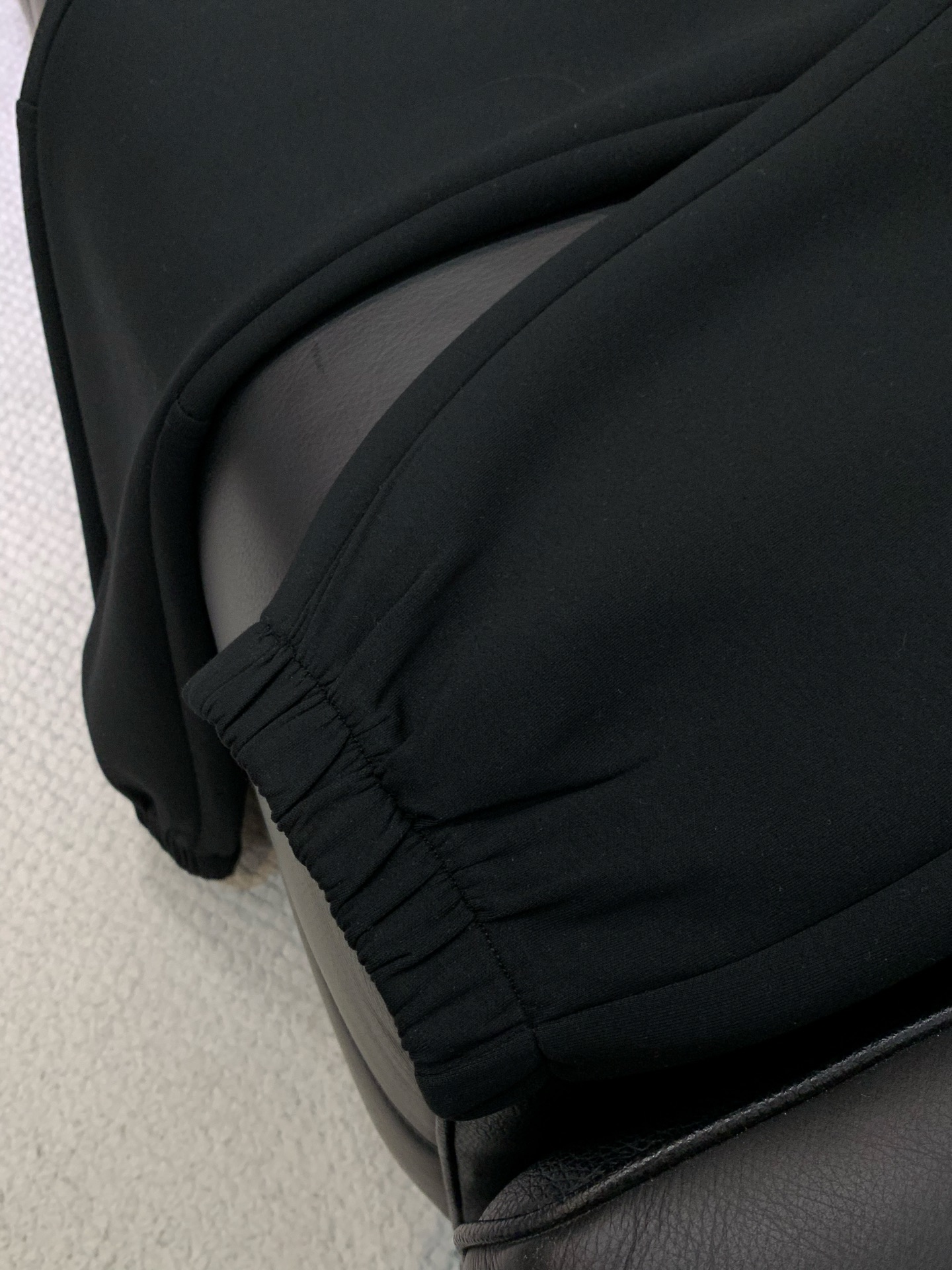 🌾，，蒙口 束脚 休闲裤材质 面料:棉32%锦纶63%氨纶5%里料:涤纶100%机洗，手洗最高水温30℃