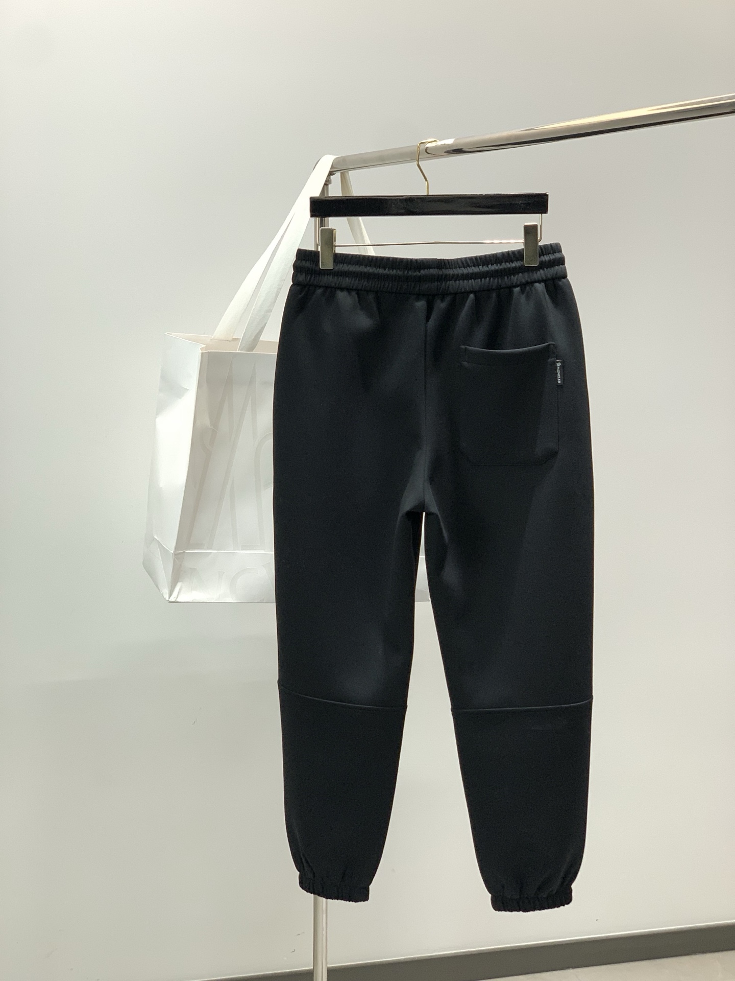 🌾，，蒙口 束脚 休闲裤材质 面料:棉32%锦纶63%氨纶5%里料:涤纶100%机洗，手洗最高水温30℃