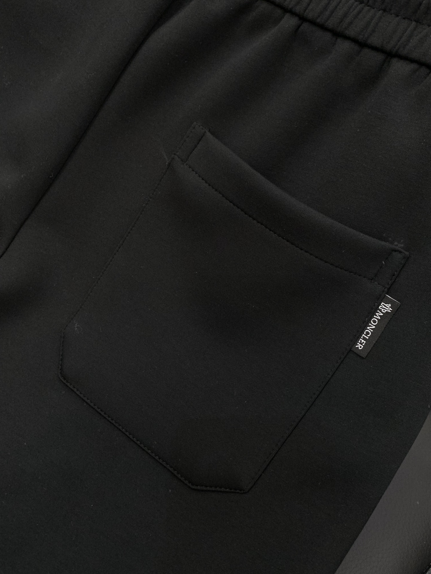 🌾，，蒙口 束脚 休闲裤材质 面料:棉32%锦纶63%氨纶5%里料:涤纶100%机洗，手洗最高水温30℃