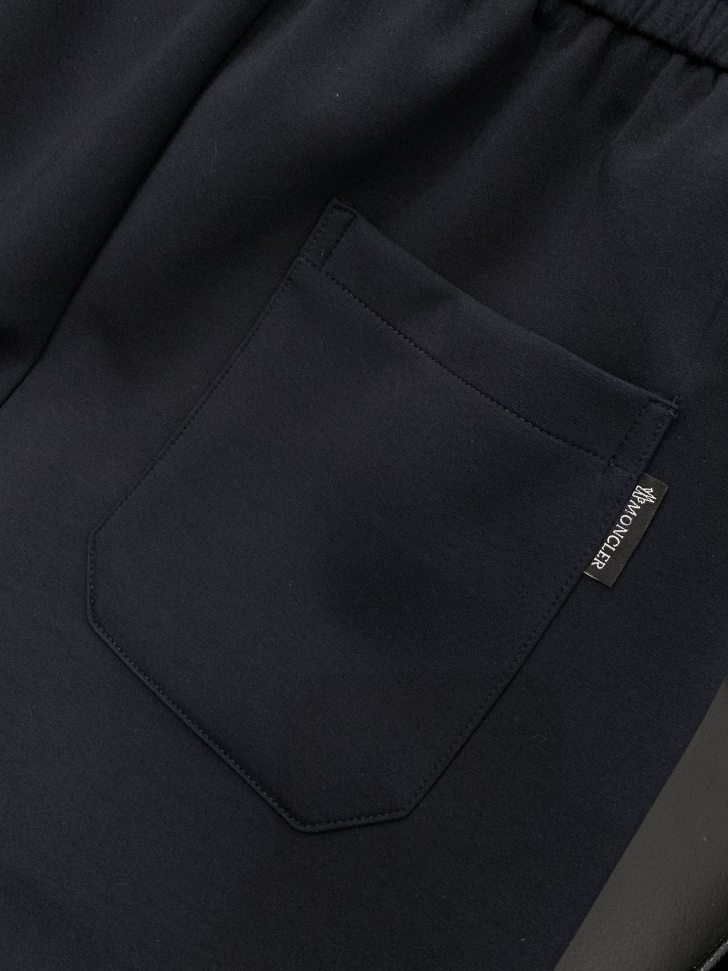 🌾，，蒙口 束脚 休闲裤材质 面料:棉32%锦纶63%氨纶5%里料:涤纶100%机洗，手洗最高水温30℃