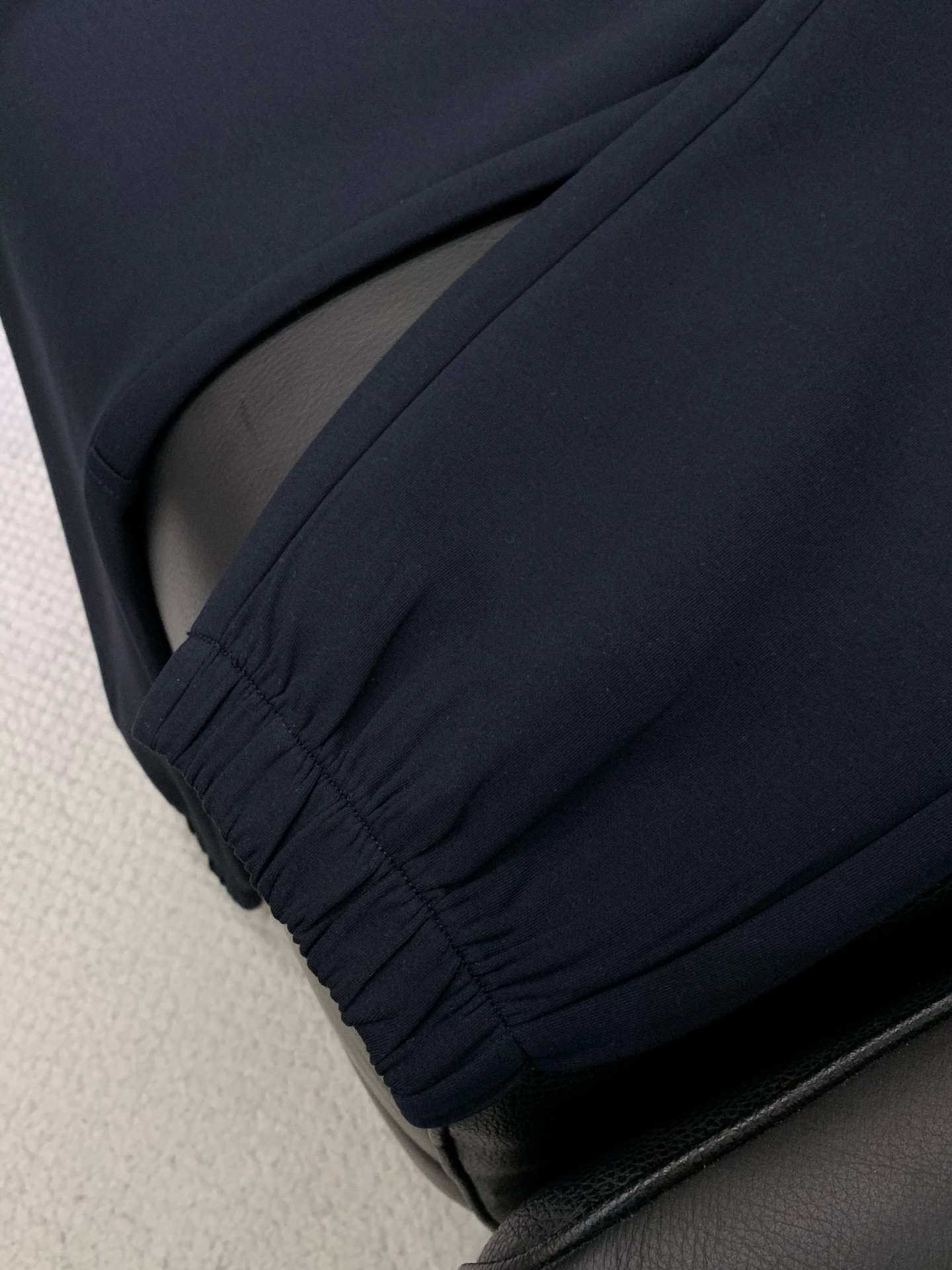 🌾，，蒙口 束脚 休闲裤材质 面料:棉32%锦纶63%氨纶5%里料:涤纶100%机洗，手洗最高水温30℃