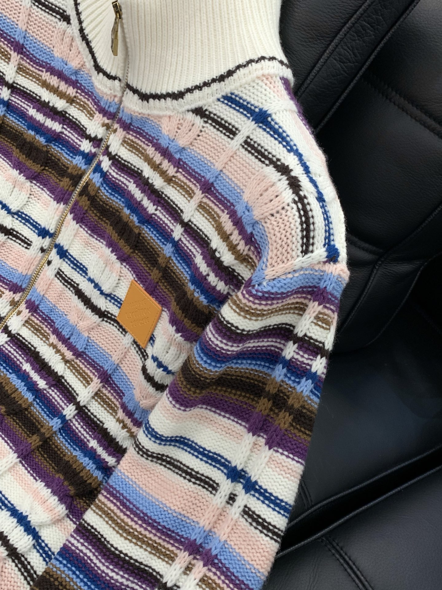 🌾，，LouisVuitton 路易威登，2025冬季最新款，专柜同步有售，原单狠货，时尚休闲针织开衫羊