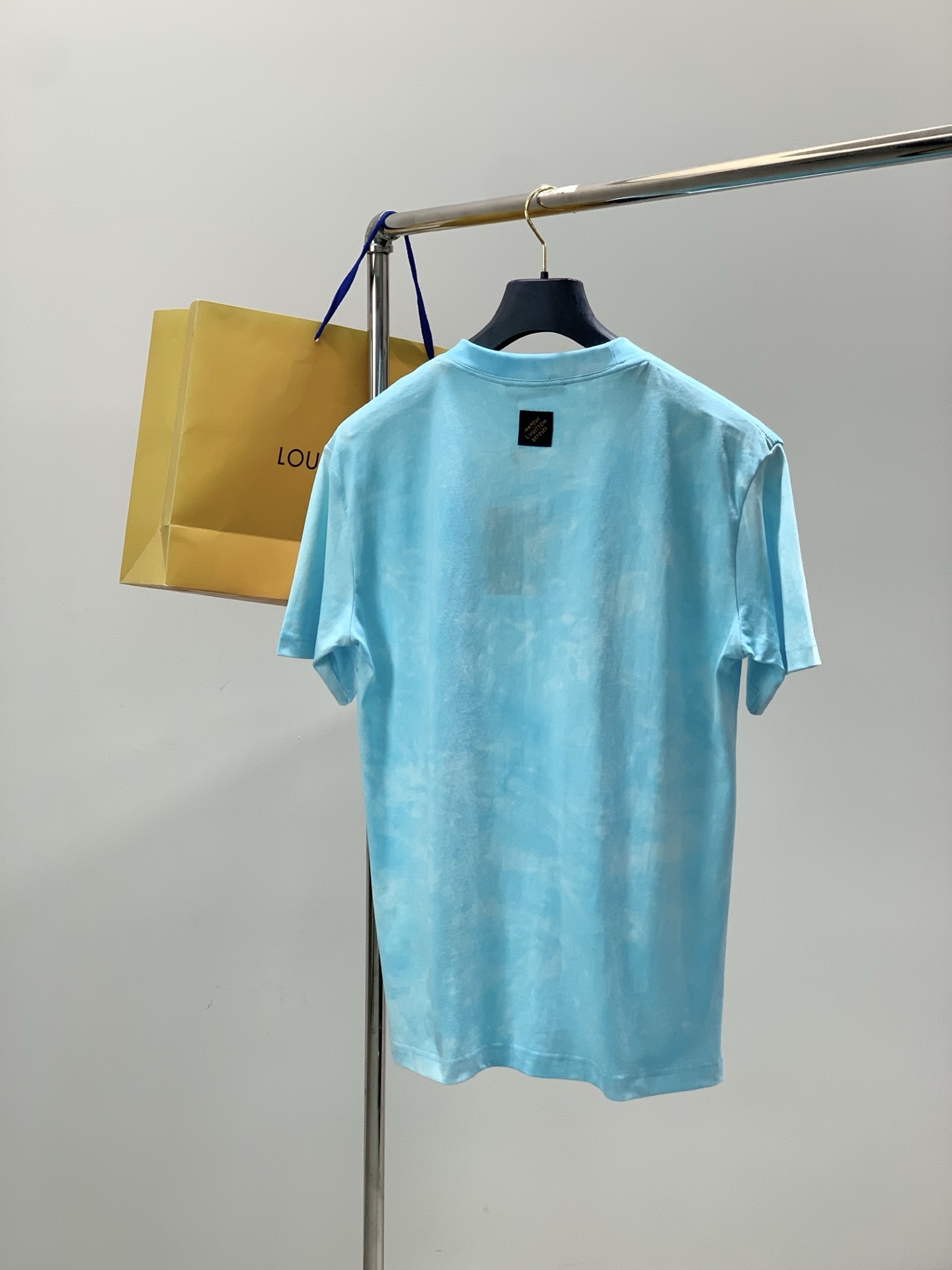 🌾，，LouisVuitton 路易威登，2025夏季最新款，专柜同步有售，原单狠货，时尚休闲圆领短袖T