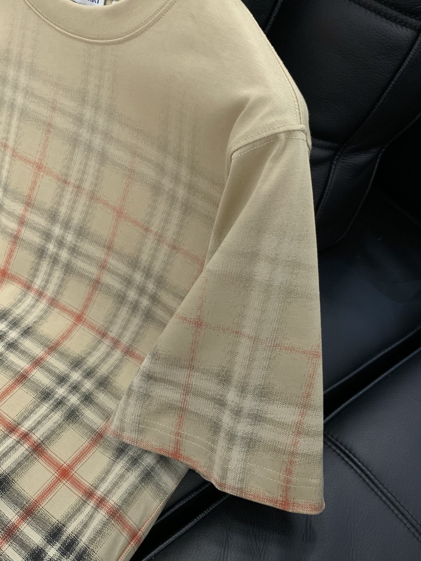 🌾，，Burberry 巴宝莉，2025夏季最新品，专柜同步有售，原单狠货，时尚休闲翻领短袖T恤，进口原