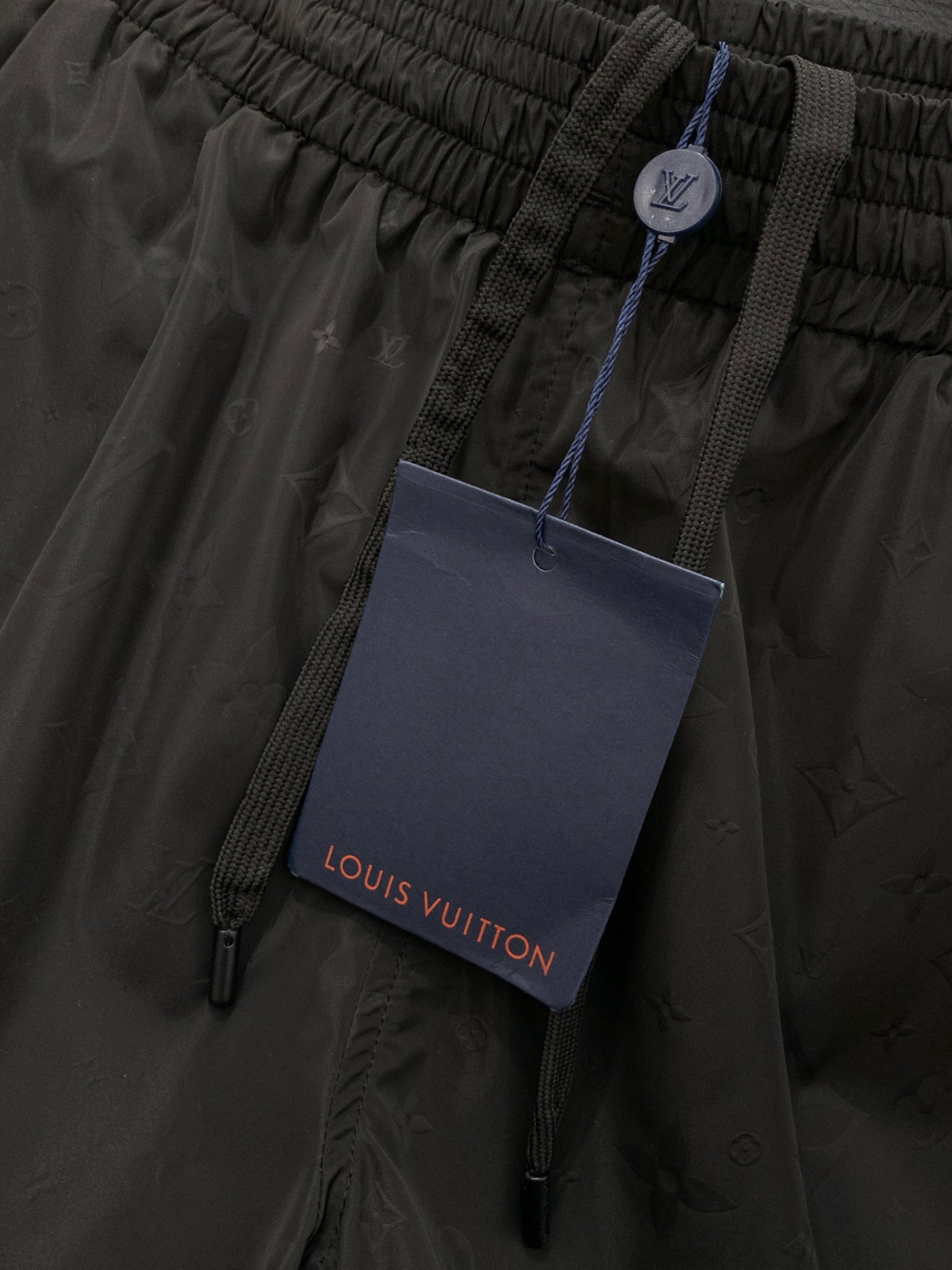 🌾，，LouisVuitton 路易威登，2025夏季最新款，专柜同步有售，原单狠货，时尚休闲短裤，上身