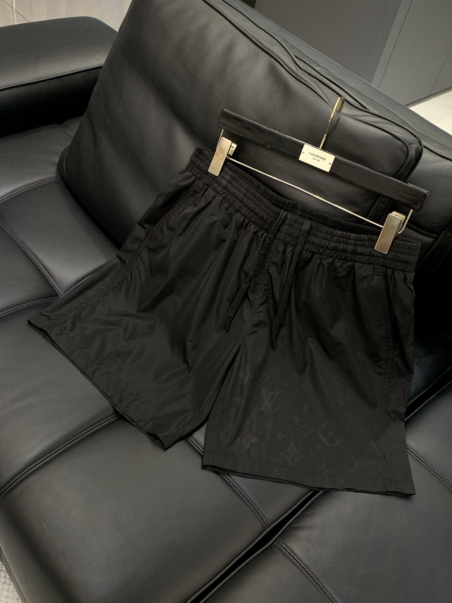 🌾，，LouisVuitton 路易威登，2025夏季最新款，专柜同步有售，原单狠货，时尚休闲短裤，上身