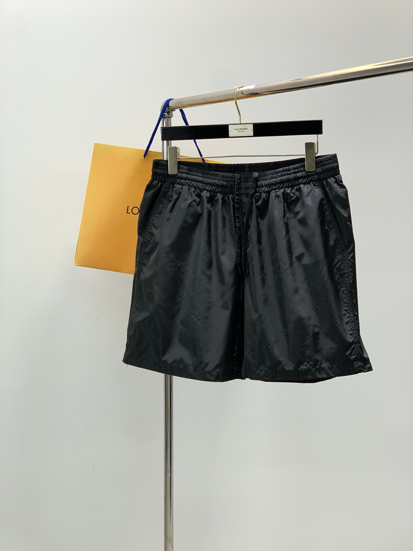 🌾，，LouisVuitton 路易威登，2025夏季最新款，专柜同步有售，原单狠货，时尚休闲短裤，上身