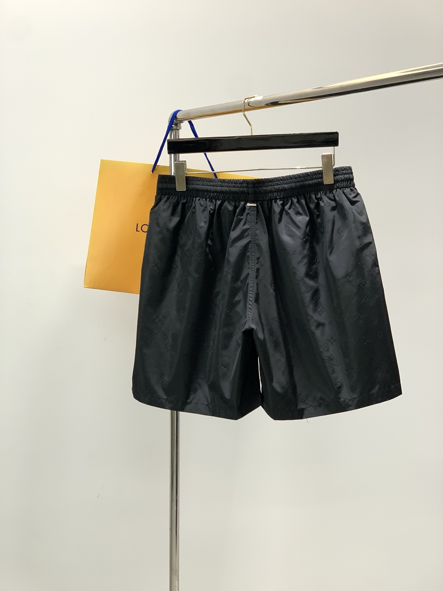 🌾，，LouisVuitton 路易威登，2025夏季最新款，专柜同步有售，原单狠货，时尚休闲短裤，上身