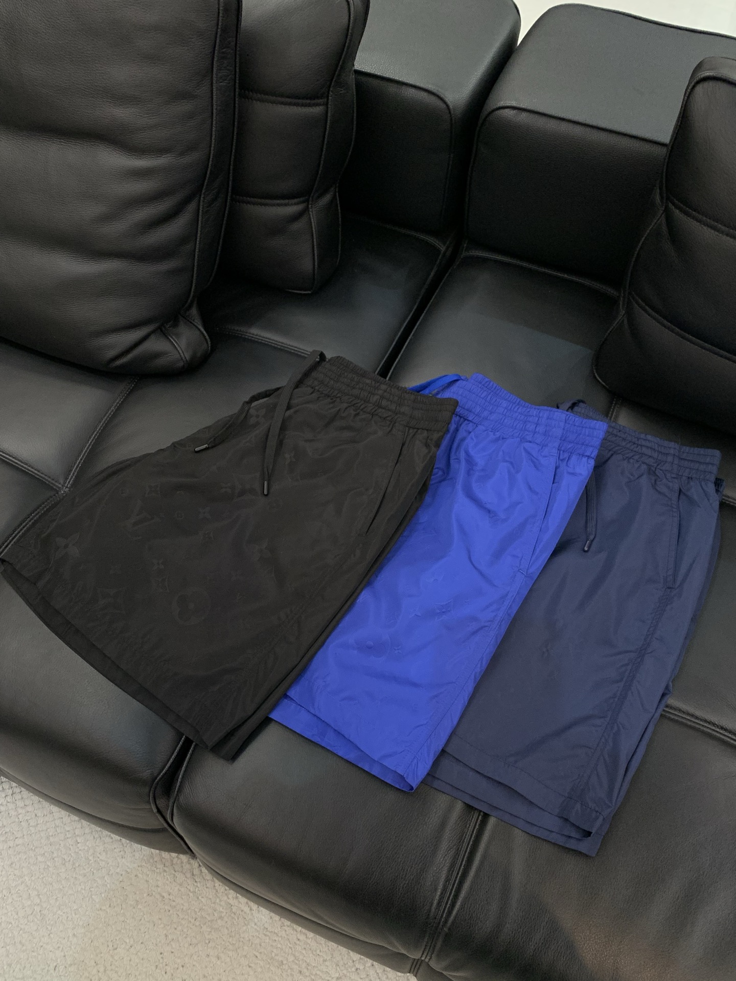 🌾，，LouisVuitton 路易威登，2025夏季最新款，专柜同步有售，原单狠货，时尚休闲短裤，上身