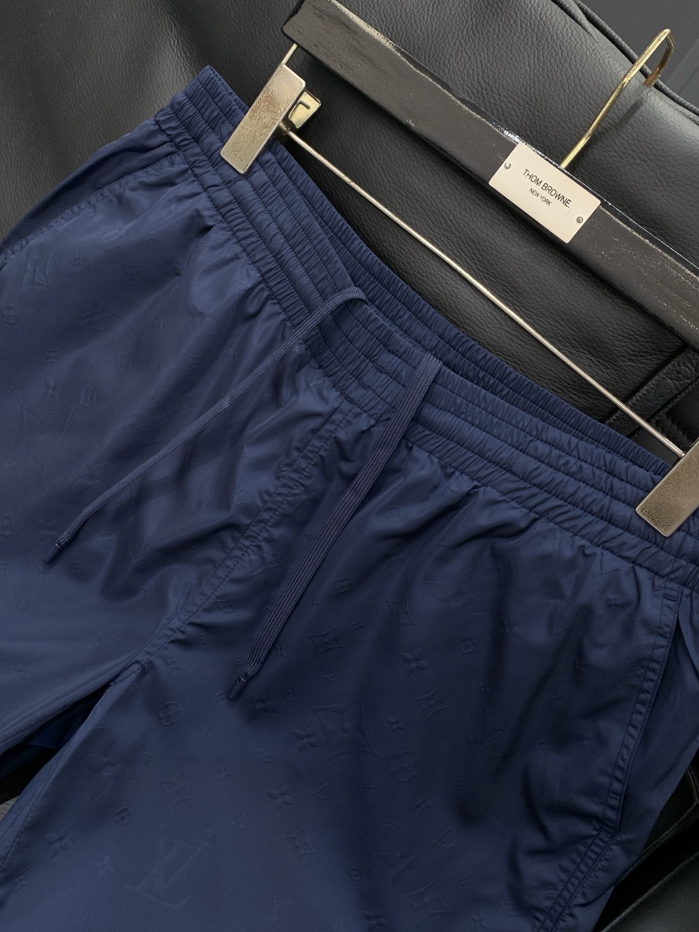 🌾，，LouisVuitton 路易威登，2025夏季最新款，专柜同步有售，原单狠货，时尚休闲短裤，上身