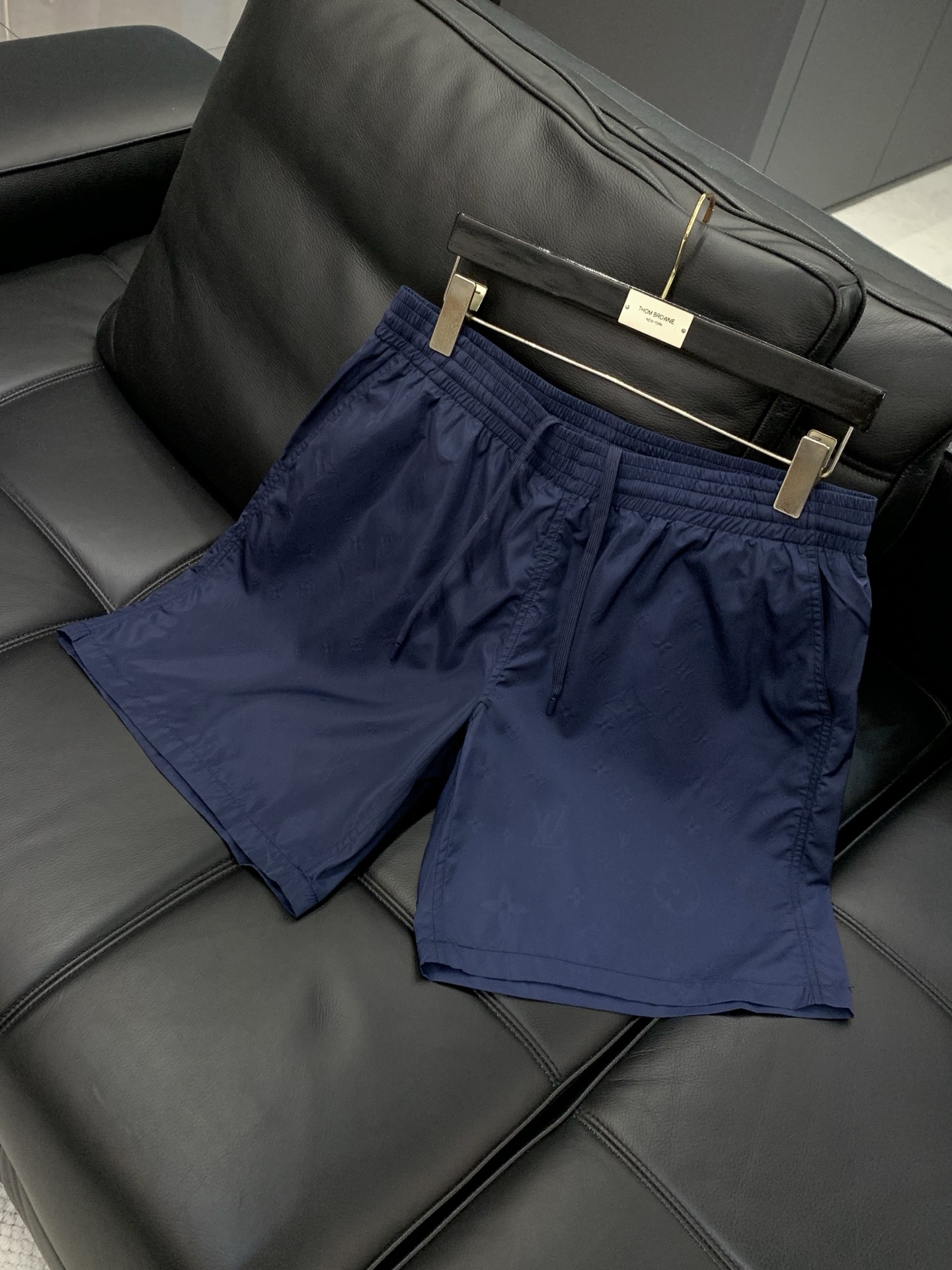 🌾，，LouisVuitton 路易威登，2025夏季最新款，专柜同步有售，原单狠货，时尚休闲短裤，上身