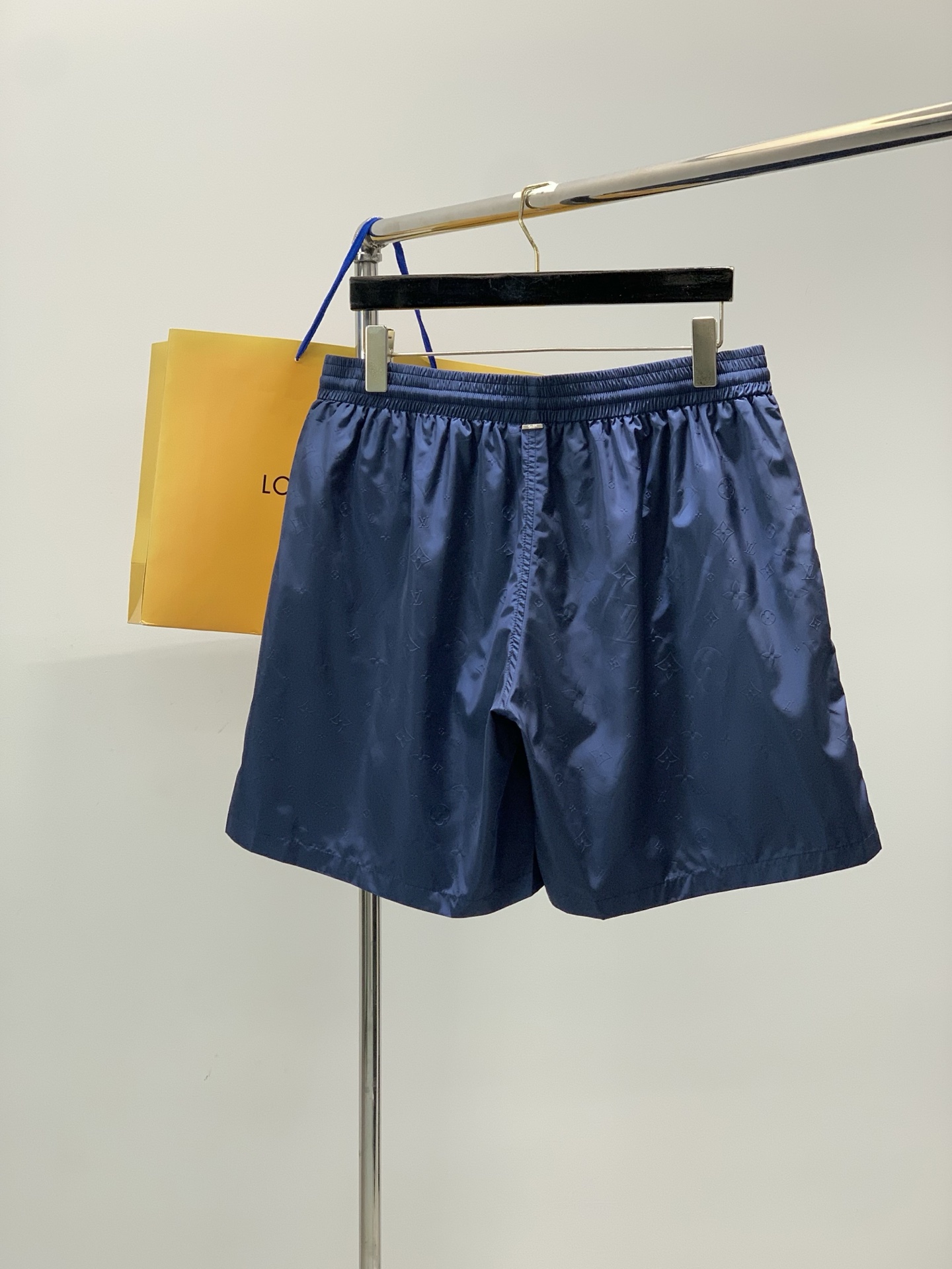 🌾，，LouisVuitton 路易威登，2025夏季最新款，专柜同步有售，原单狠货，时尚休闲短裤，上身