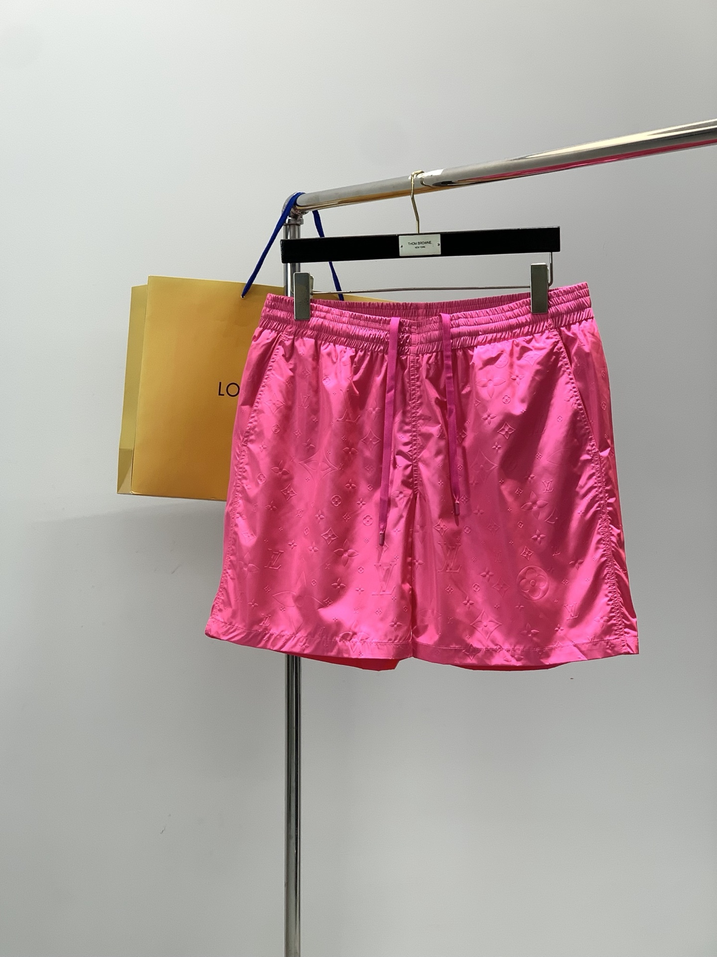 🌾，，LouisVuitton 路易威登，2025夏季最新款，专柜同步有售，原单狠货，时尚休闲短裤，上身