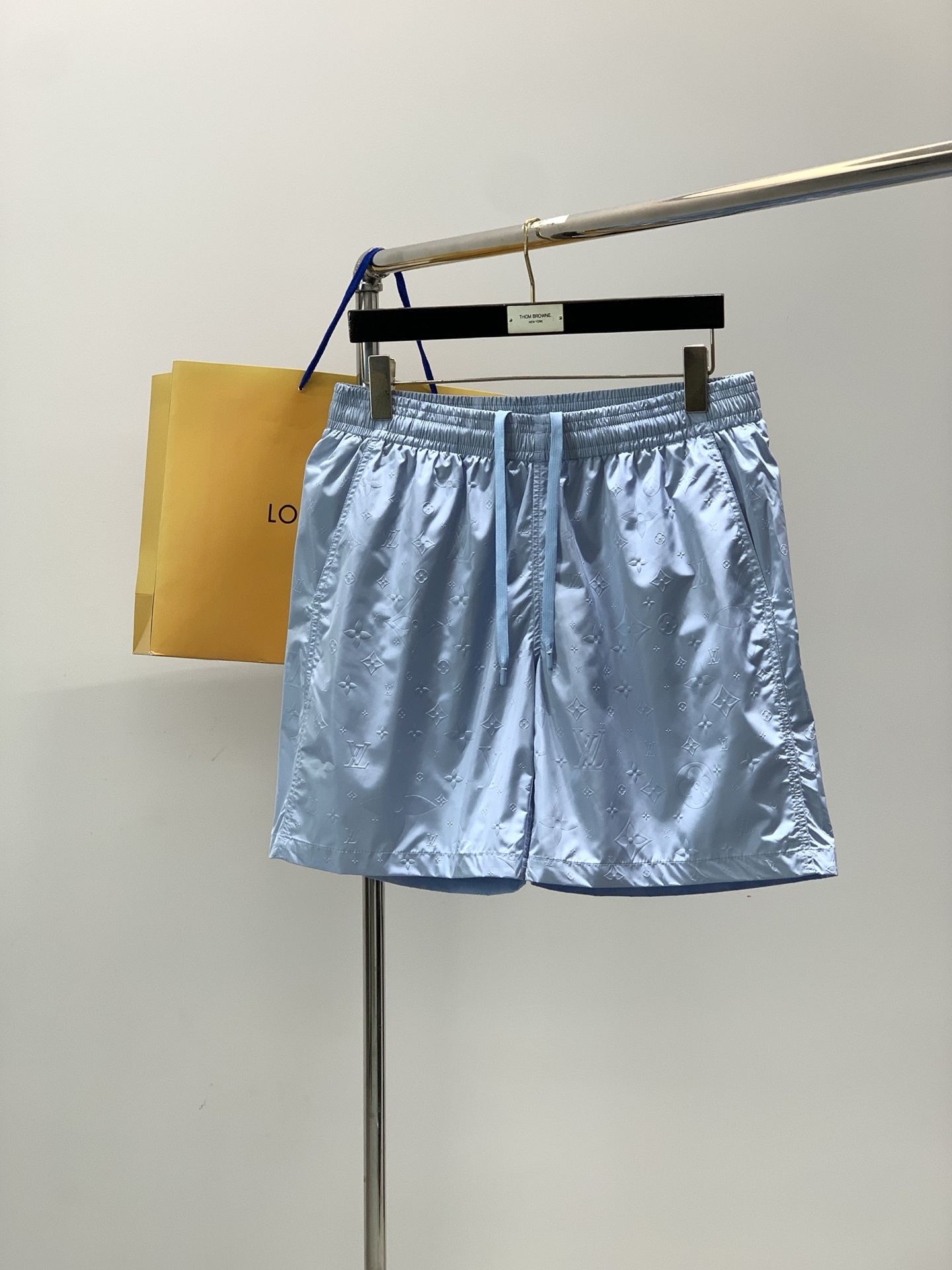 🌾，，LouisVuitton 路易威登，2025夏季最新款，专柜同步有售，原单狠货，时尚休闲短裤，上身