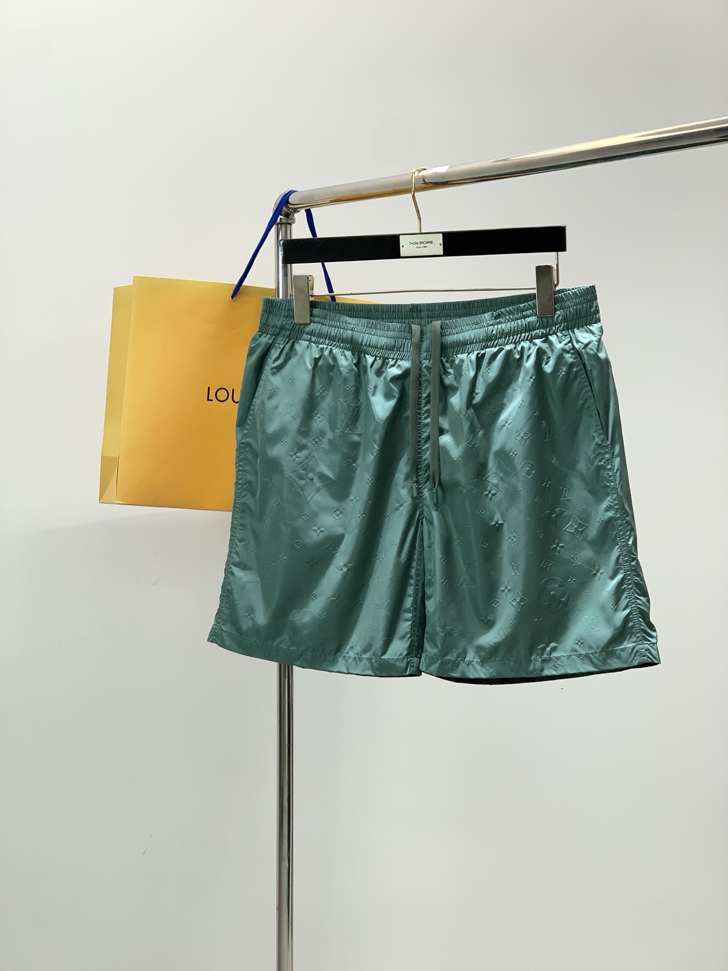 🌾，，LouisVuitton 路易威登，2025夏季最新款，专柜同步有售，原单狠货，时尚休闲短裤，上身