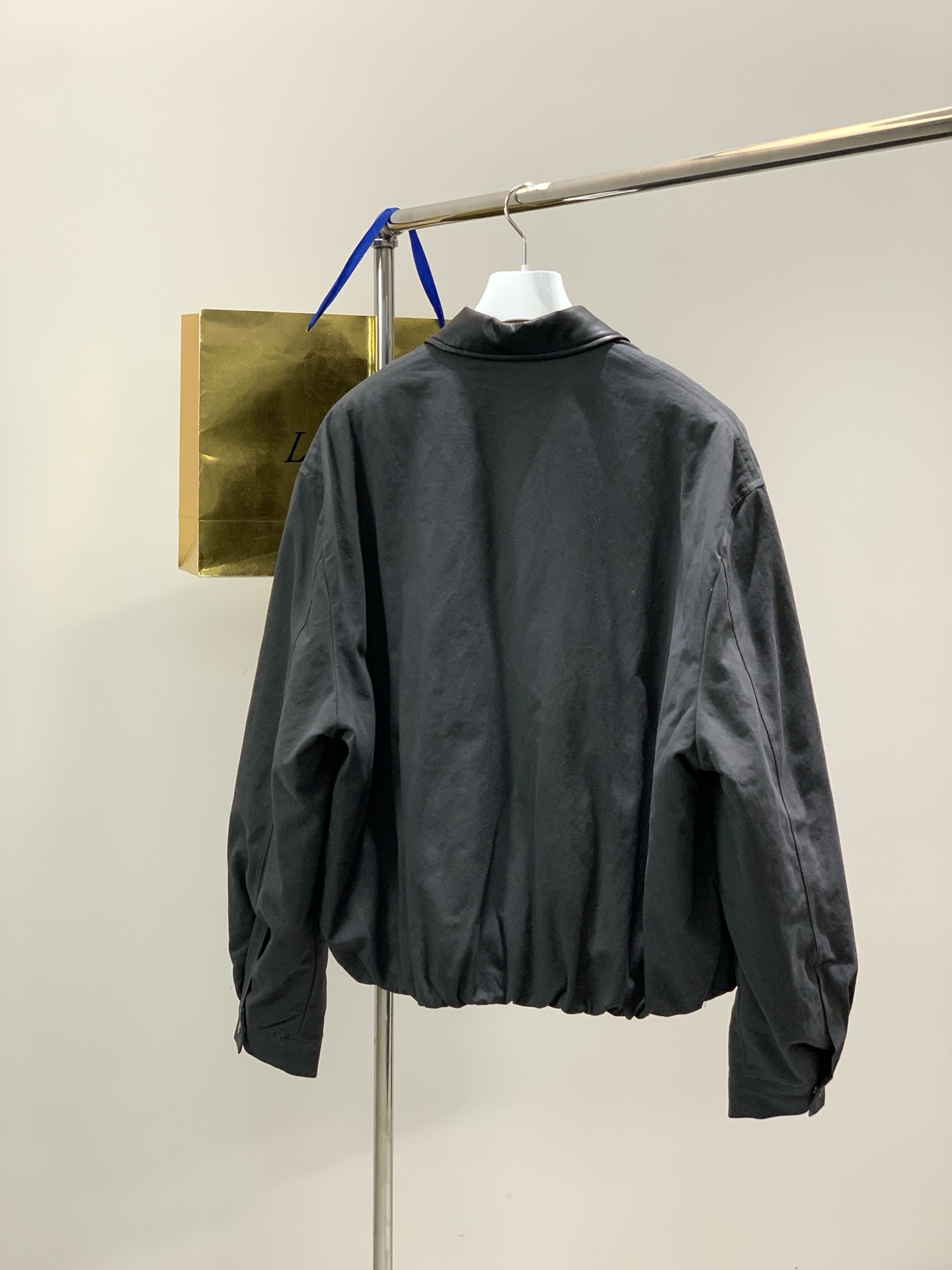 🌾，，Acne Studios 巴恩风皮领徽标落肩长袖飞行员夹克棉服外套 男女同款原版购入开发 定制面料