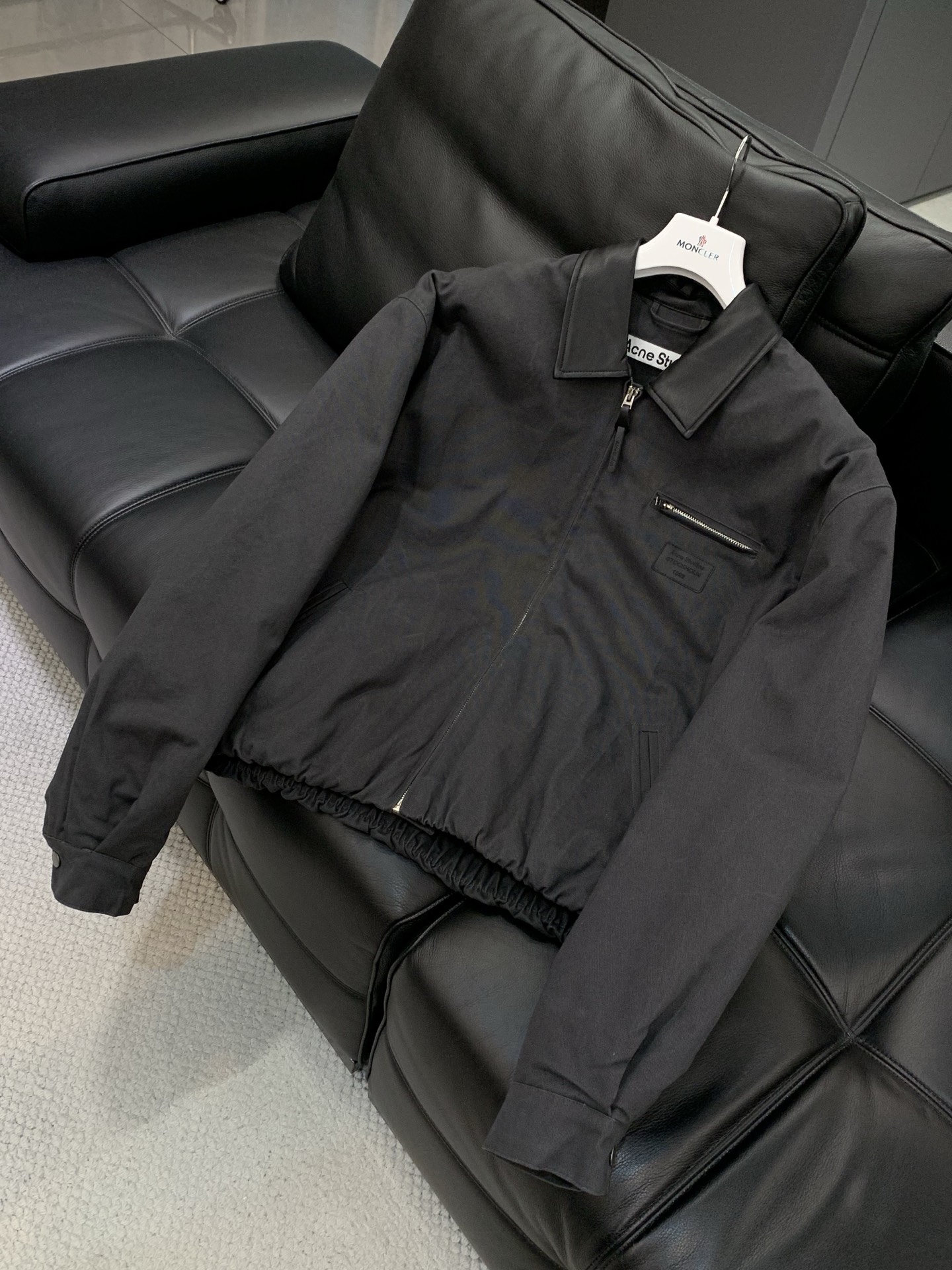 🌾，，Acne Studios 巴恩风皮领徽标落肩长袖飞行员夹克棉服外套 男女同款原版购入开发 定制面料