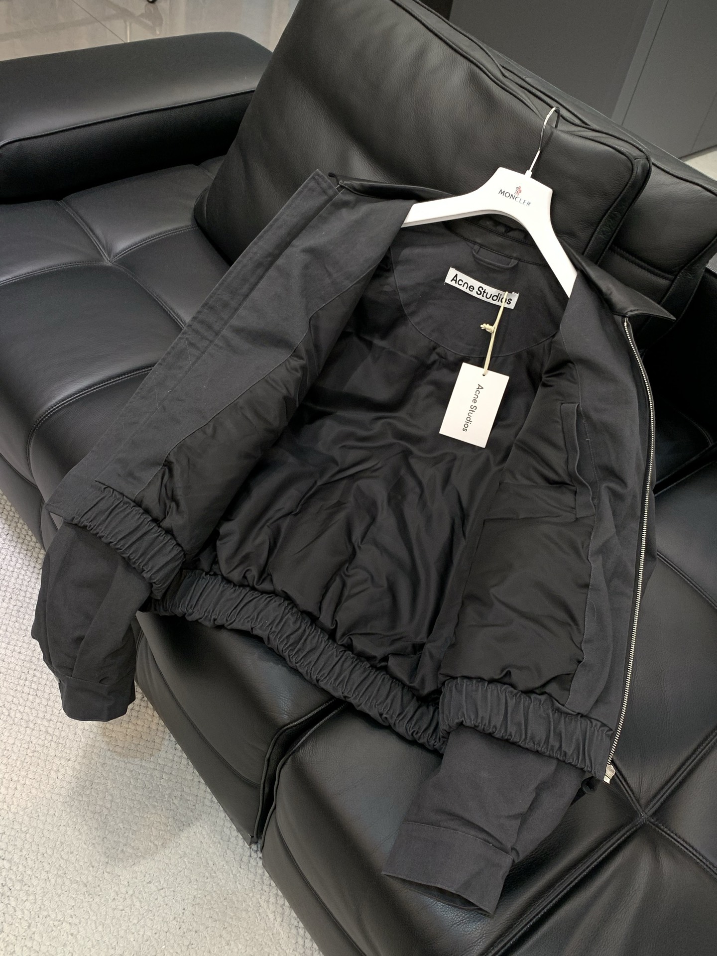 🌾，，Acne Studios 巴恩风皮领徽标落肩长袖飞行员夹克棉服外套 男女同款原版购入开发 定制面料