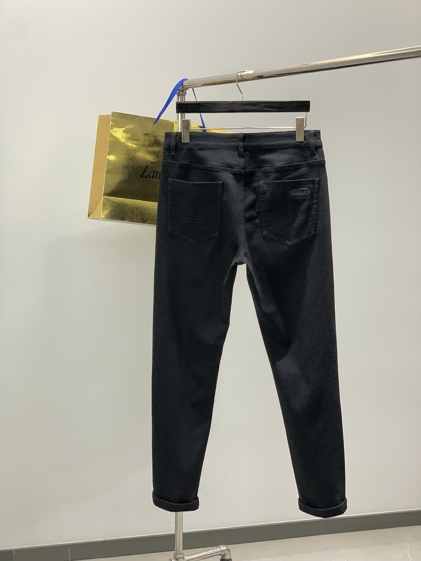 🌾，，布里奥尼 最新黑色羊毛混纺牛仔裤 。 男款高级黑 EcoCosy木源纤维复合针织四面牛仔裤。商务系