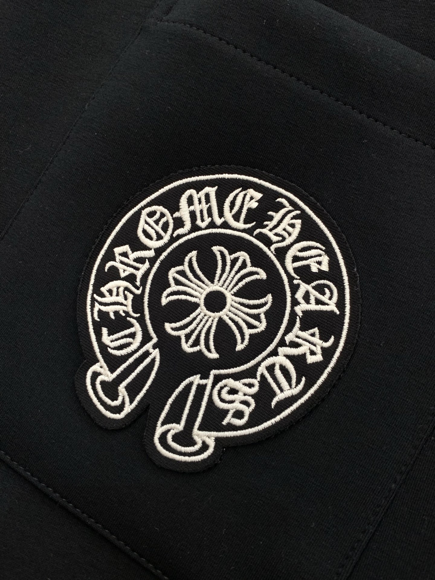 🌾，，蒙口 深蓝色束脚 休闲裤材质 面料:棉32%锦纶63%氨纶5%里料:涤纶100%机洗，手洗最高水温