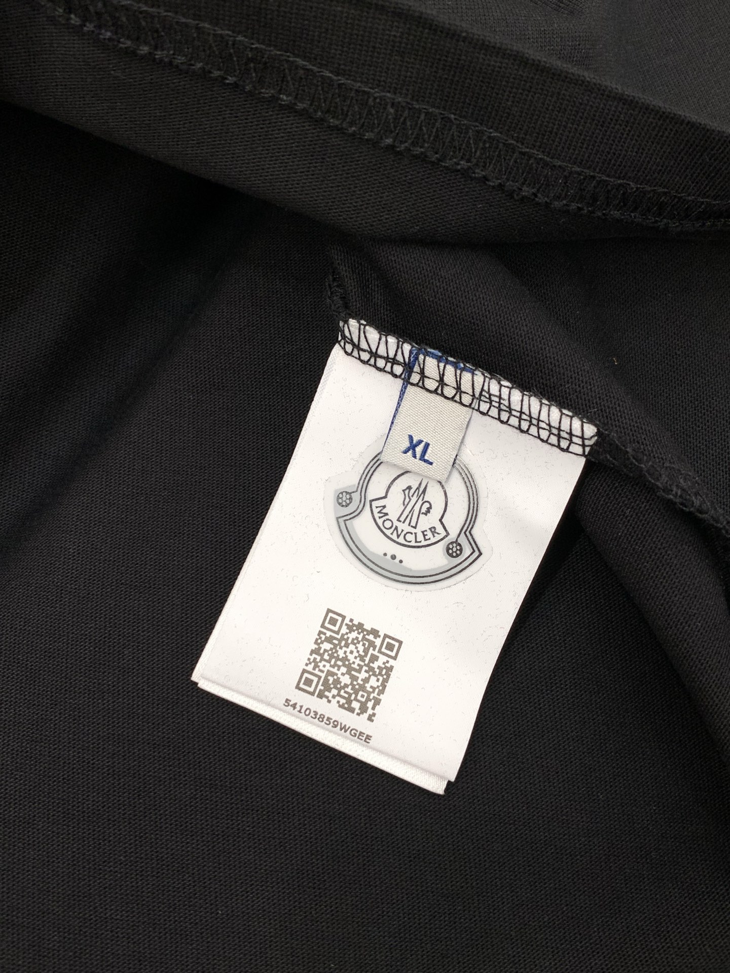 🌾，，Moncler 蒙口，2025夏季最新品，专柜同步有售，原单狠货，时尚休闲圆领短袖T恤，上身舒适！