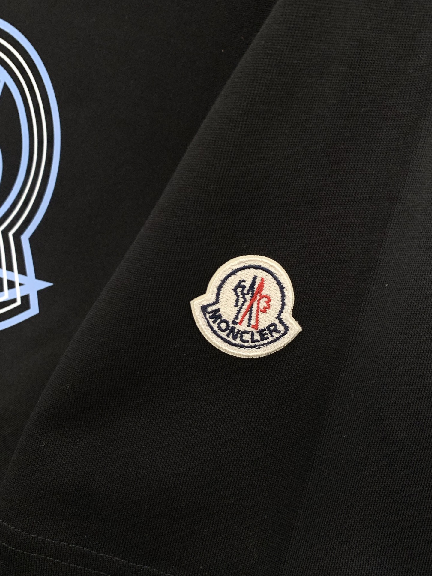 🌾，，Moncler 蒙口，2025夏季最新品，专柜同步有售，原单狠货，时尚休闲圆领短袖T恤，上身舒适！