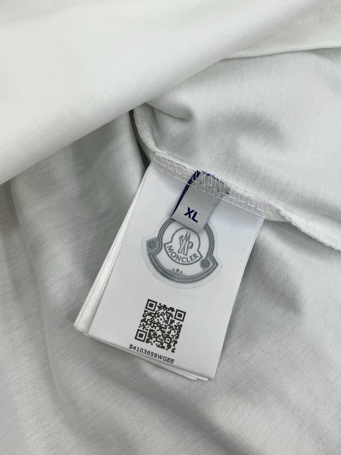 🌾，，Moncler 蒙口，2025夏季最新品，专柜同步有售，原单狠货，时尚休闲圆领短袖T恤，上身舒适！