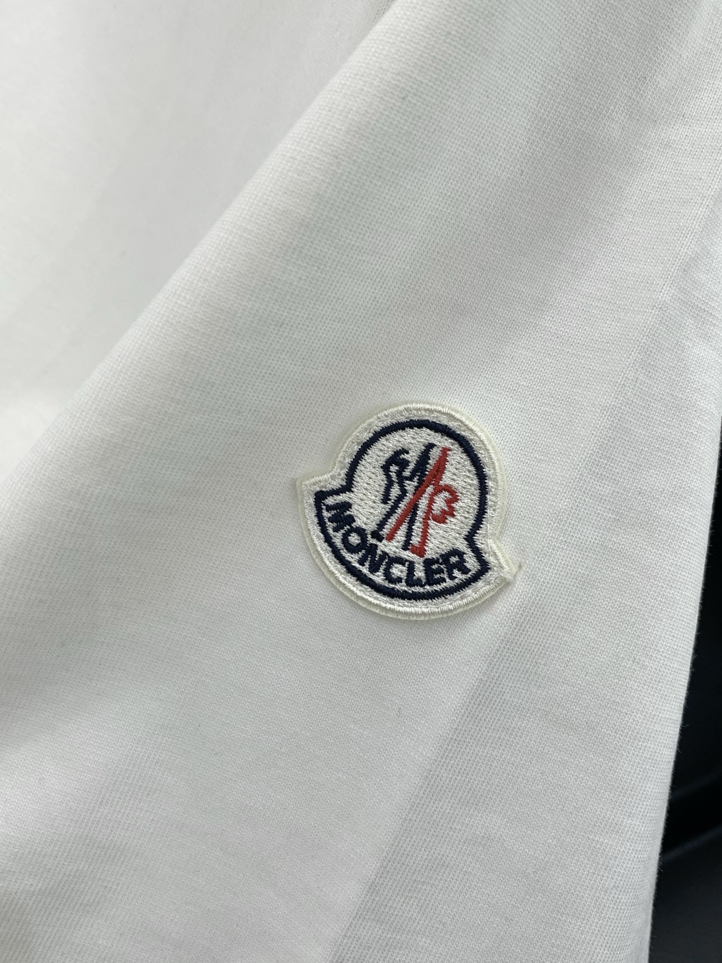 🌾，，Moncler 蒙口，2025夏季最新品，专柜同步有售，原单狠货，时尚休闲圆领短袖T恤，上身舒适！