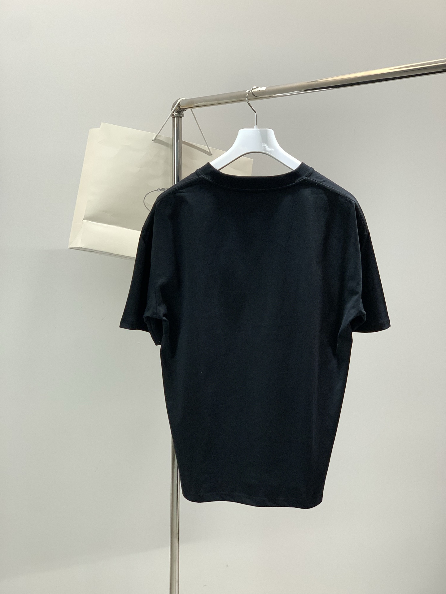 🌾，，PRADA 普拉达，2025夏季最新品，专柜同步有售，时尚休闲圆领短袖T恤，进口原版面料，做工极为