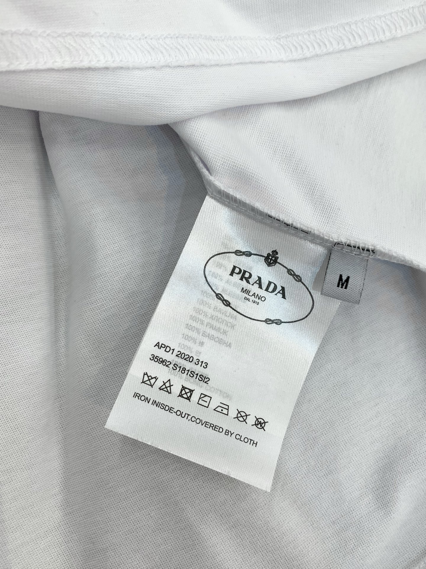 🌾，，PRADA 普拉达，2025夏季最新品，专柜同步有售，时尚休闲圆领短袖T恤，进口原版面料，做工极为