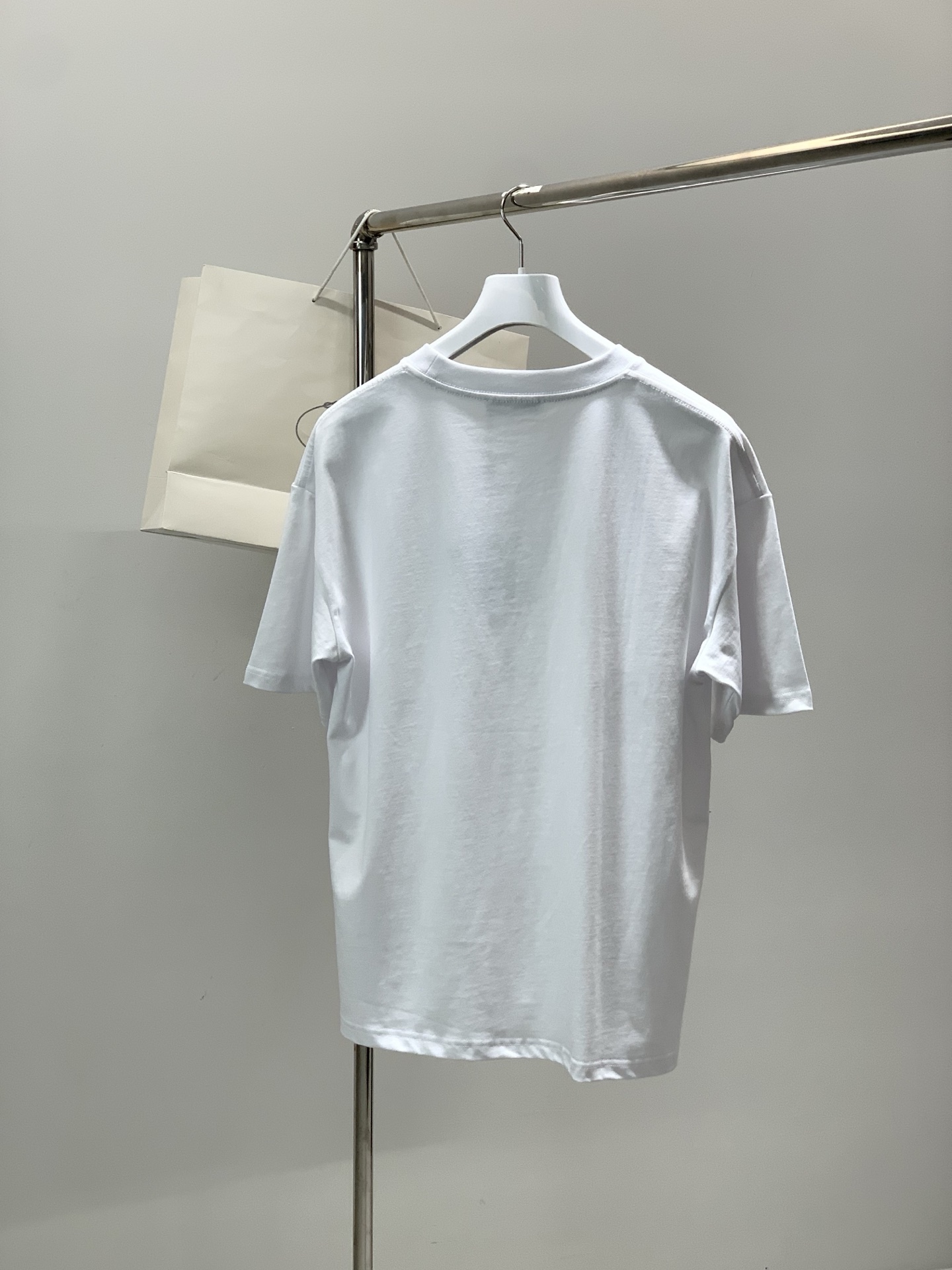 🌾，，PRADA 普拉达，2025夏季最新品，专柜同步有售，时尚休闲圆领短袖T恤，进口原版面料，做工极为