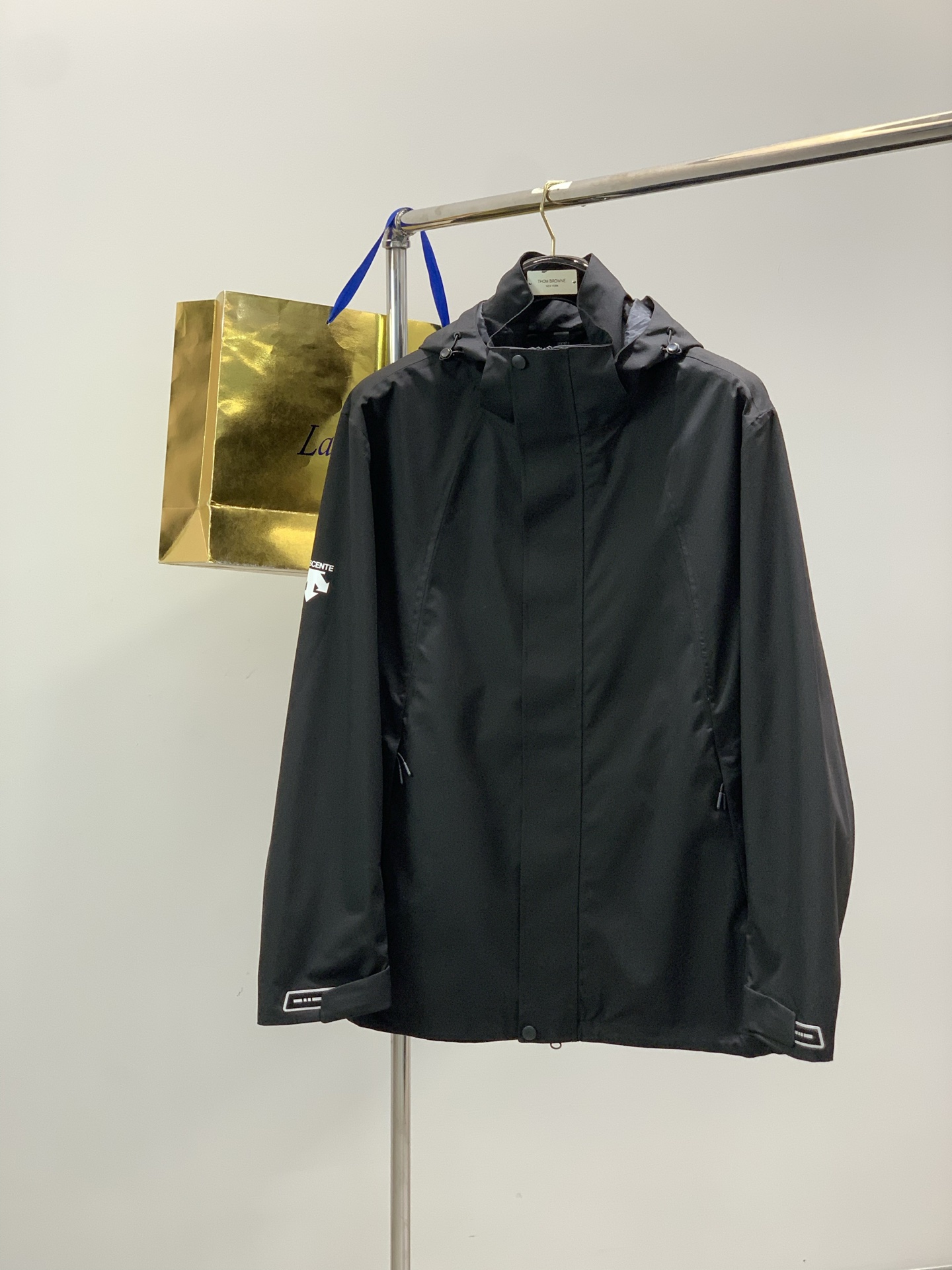 _dry9sflh30WXYWZrdl1gmen_4OgHBaazzKos3jw