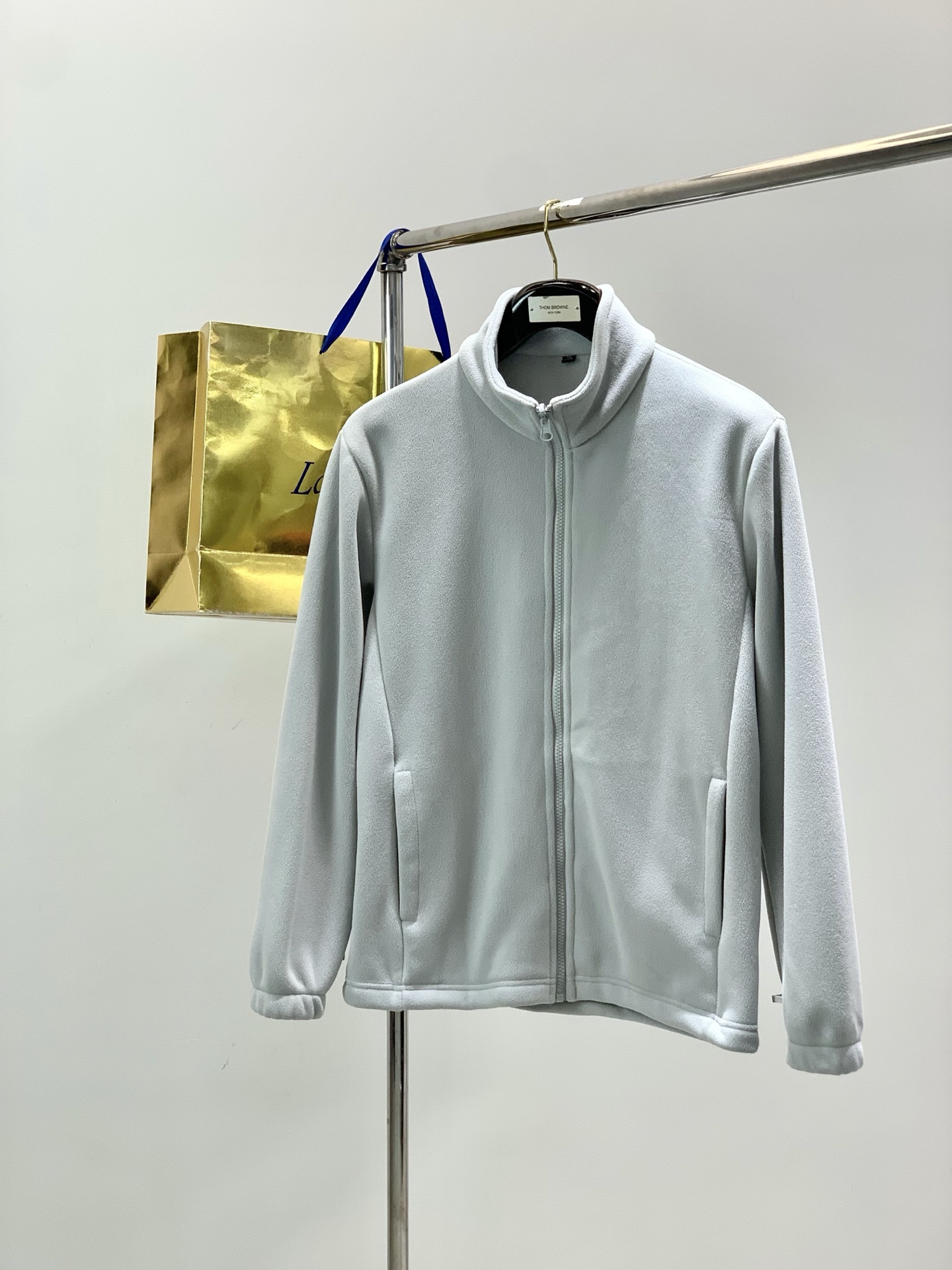 _dxK9slfbfBCU49VosF0ME44DiAOY-vti64EZ47w