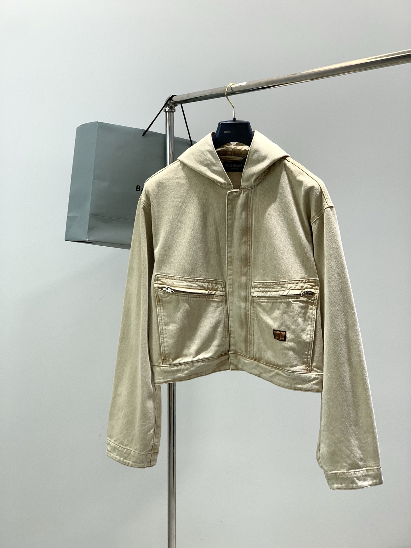 ，Balenciaga 巴黎世家，秋季最新款，专柜同步有售，原单狠货，爆款时尚休闲连帽牛仔外套，进口原版