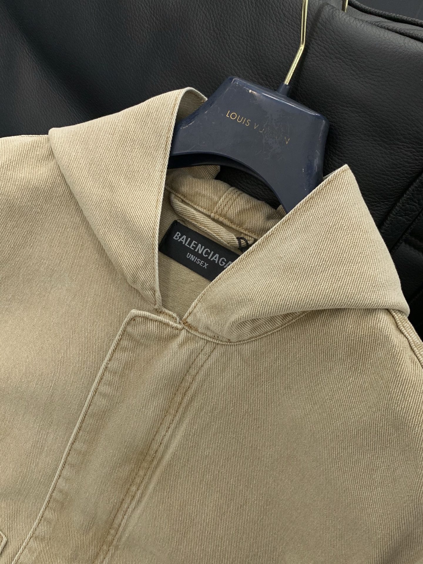 ，Balenciaga 巴黎世家，秋季最新款，专柜同步有售，原单狠货，爆款时尚休闲连帽牛仔外套，进口原版