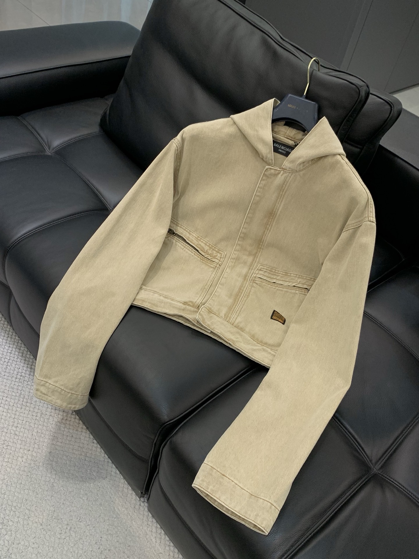 ，Balenciaga 巴黎世家，秋季最新款，专柜同步有售，原单狠货，爆款时尚休闲连帽牛仔外套，进口原版