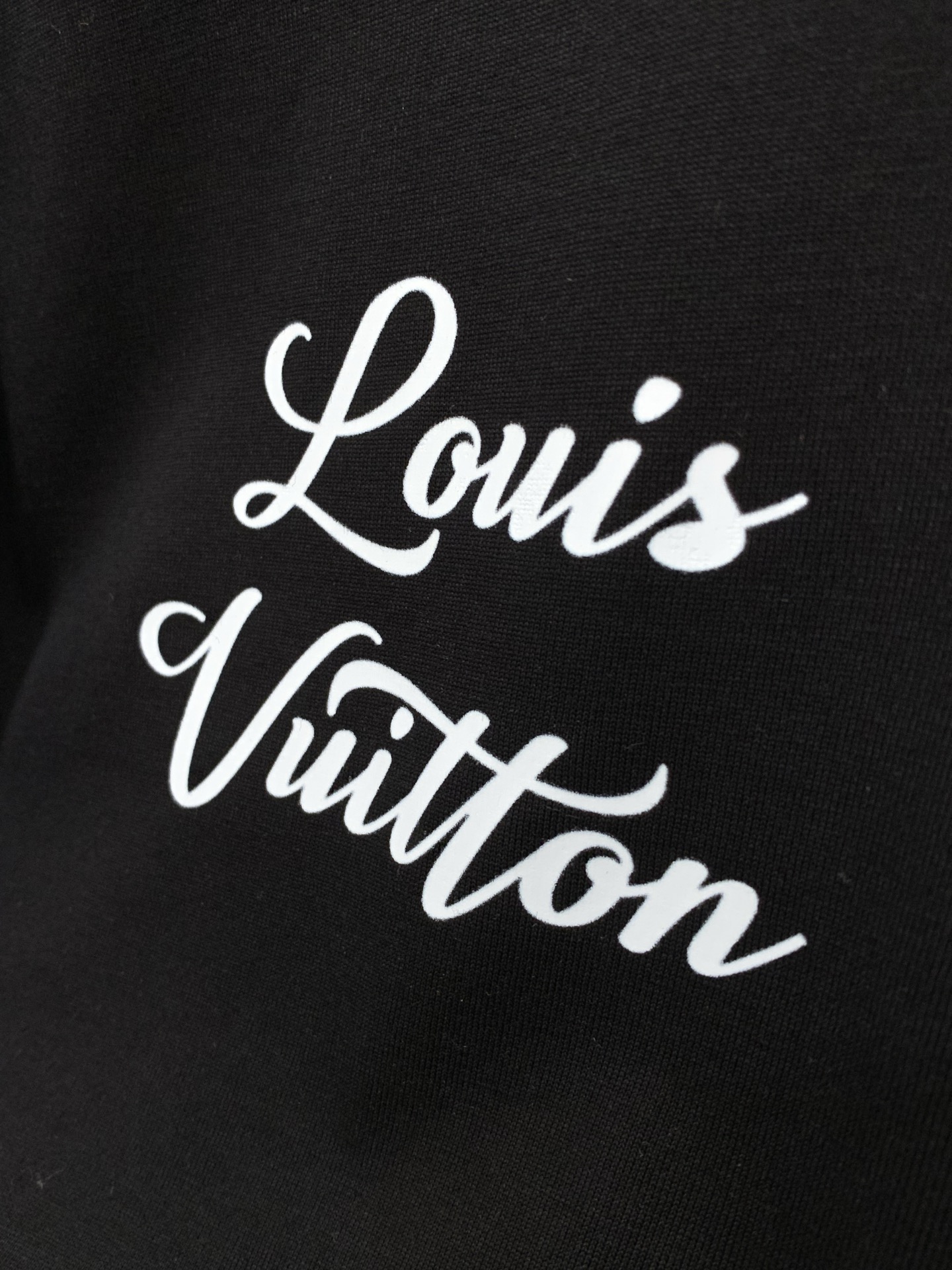 ，LouisVuitton 路易威登，夏季最新款，专柜同步有售，原单狠货，时尚休闲圆领短袖T恤，上身很有