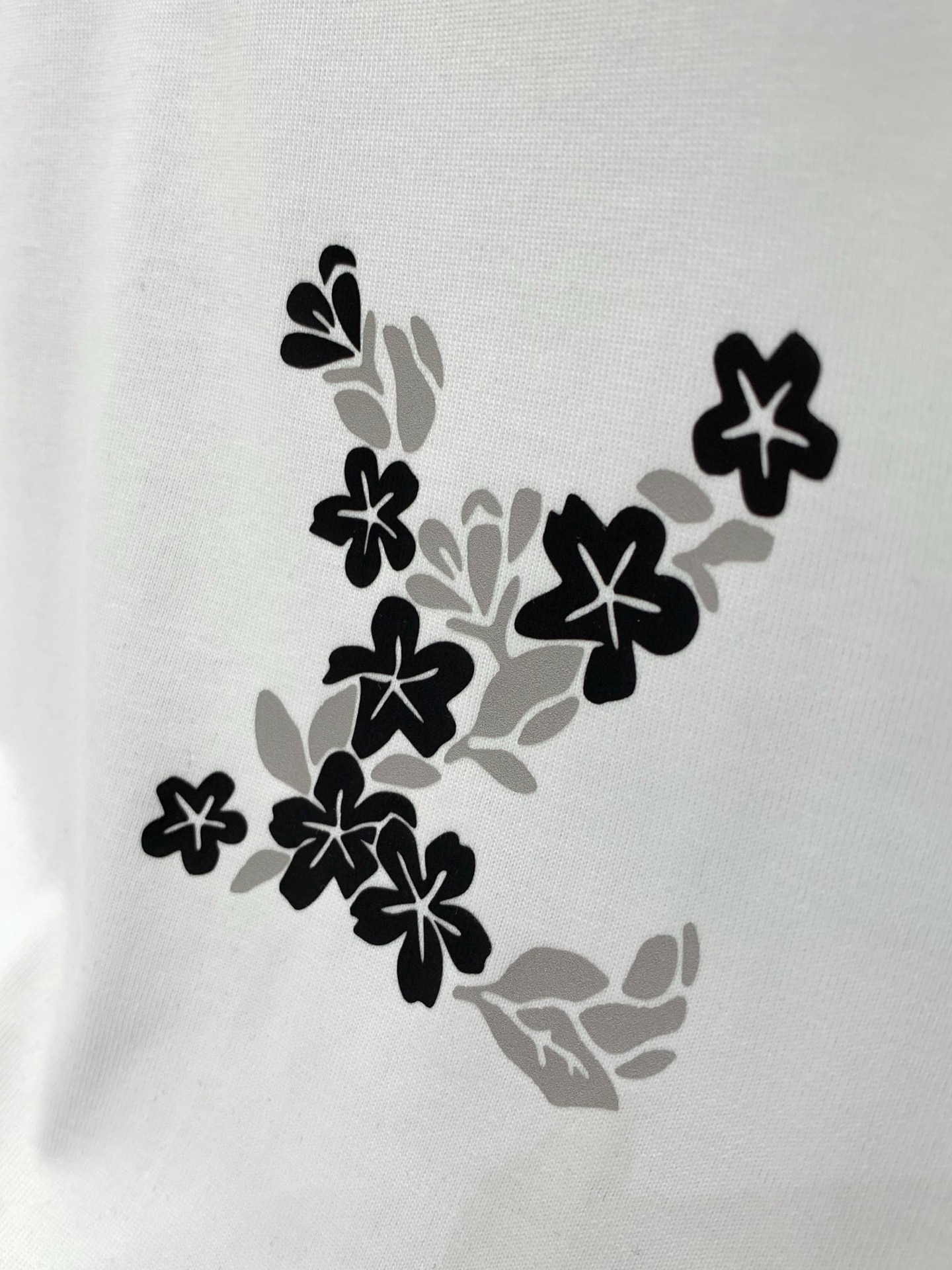 ，LouisVuitton 路易威登，夏季最新款，专柜同步有售，原单狠货，时尚休闲圆领短袖T恤，上身很有