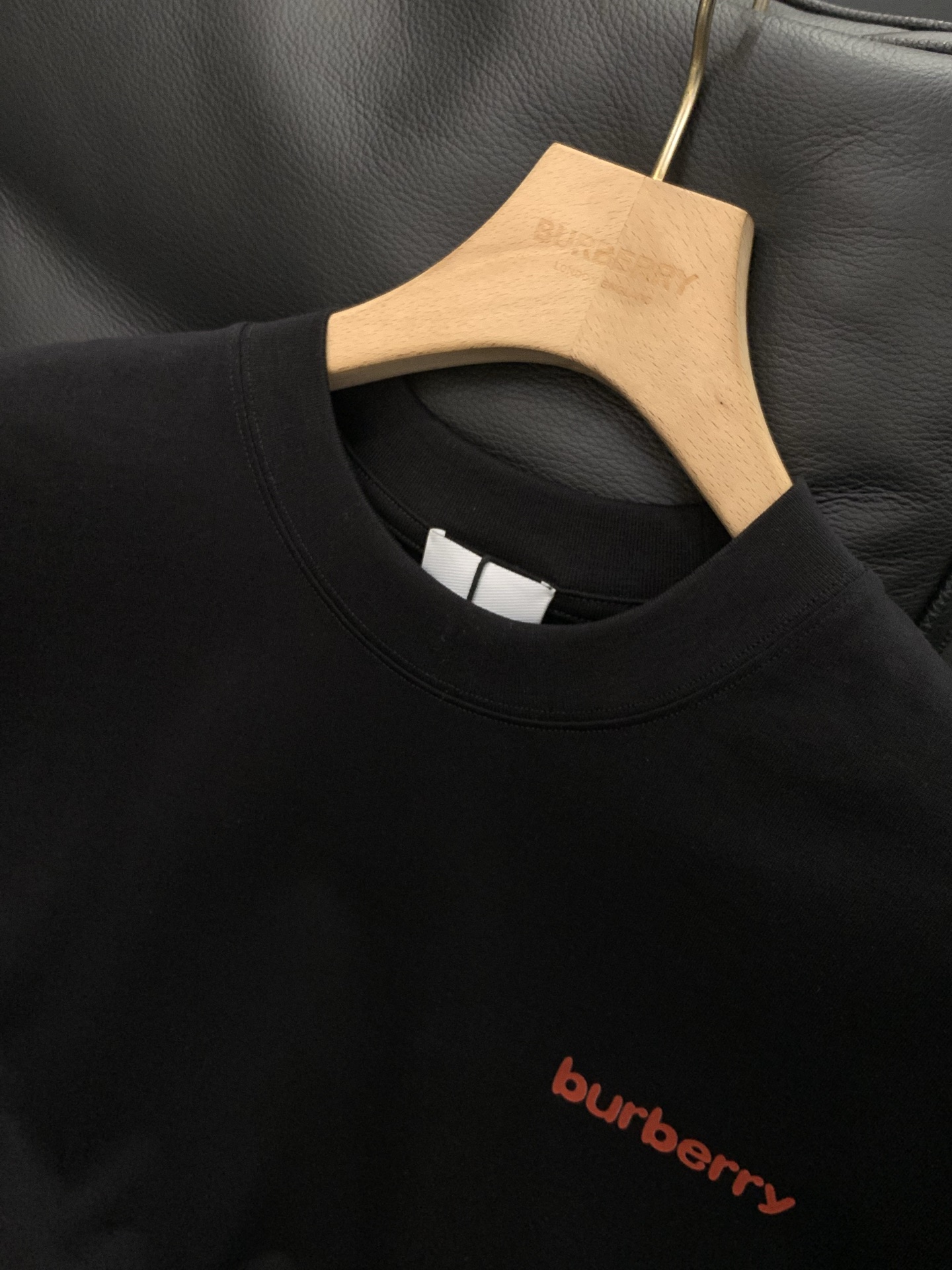 ，Burberry 巴宝莉，春夏最新品，专柜同步有售，原单狠货，时尚休闲圆领短袖T恤，进口原版面料，上身