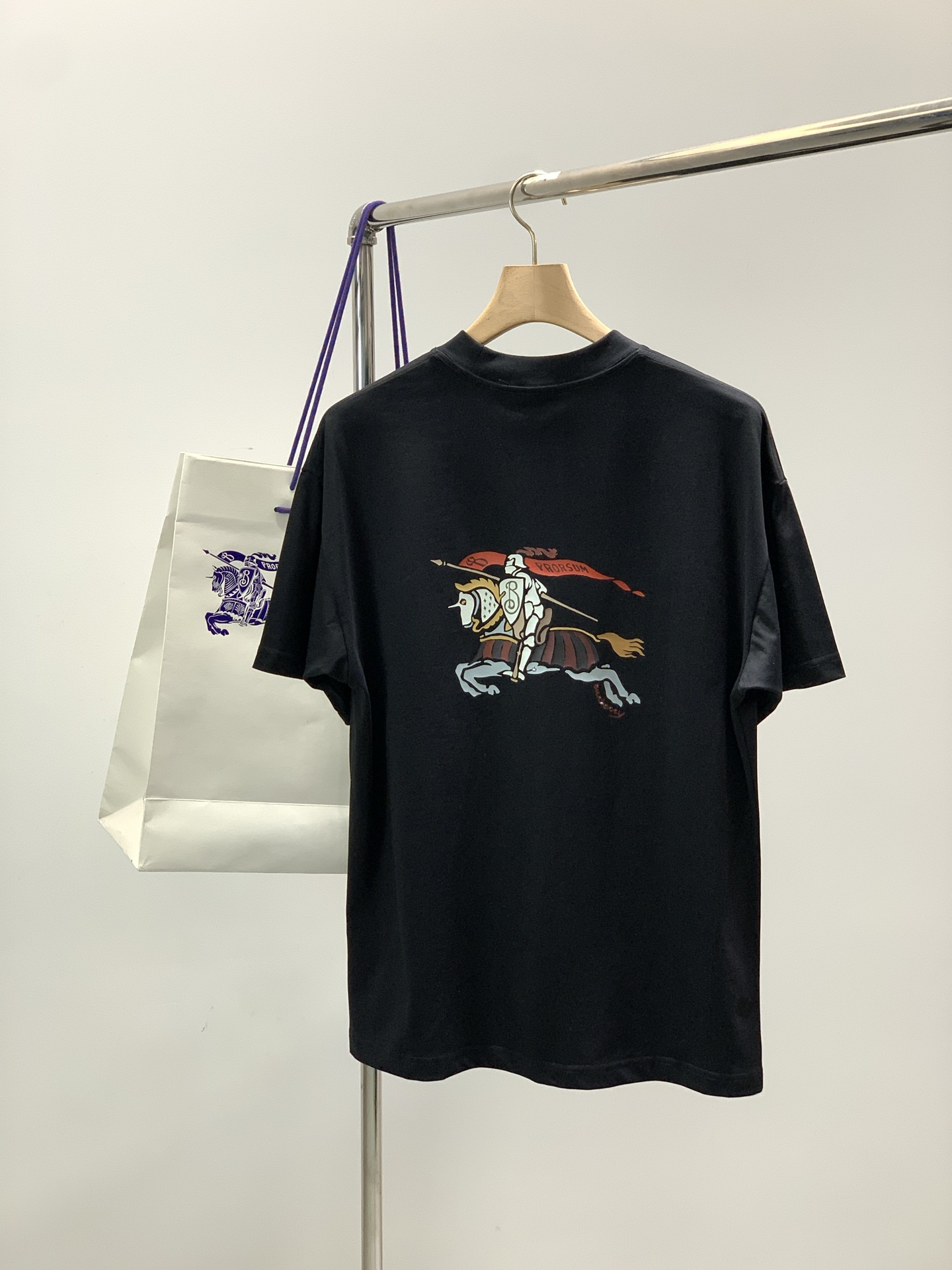 ，Burberry 巴宝莉，春夏最新品，专柜同步有售，原单狠货，时尚休闲圆领短袖T恤，进口原版面料，上身