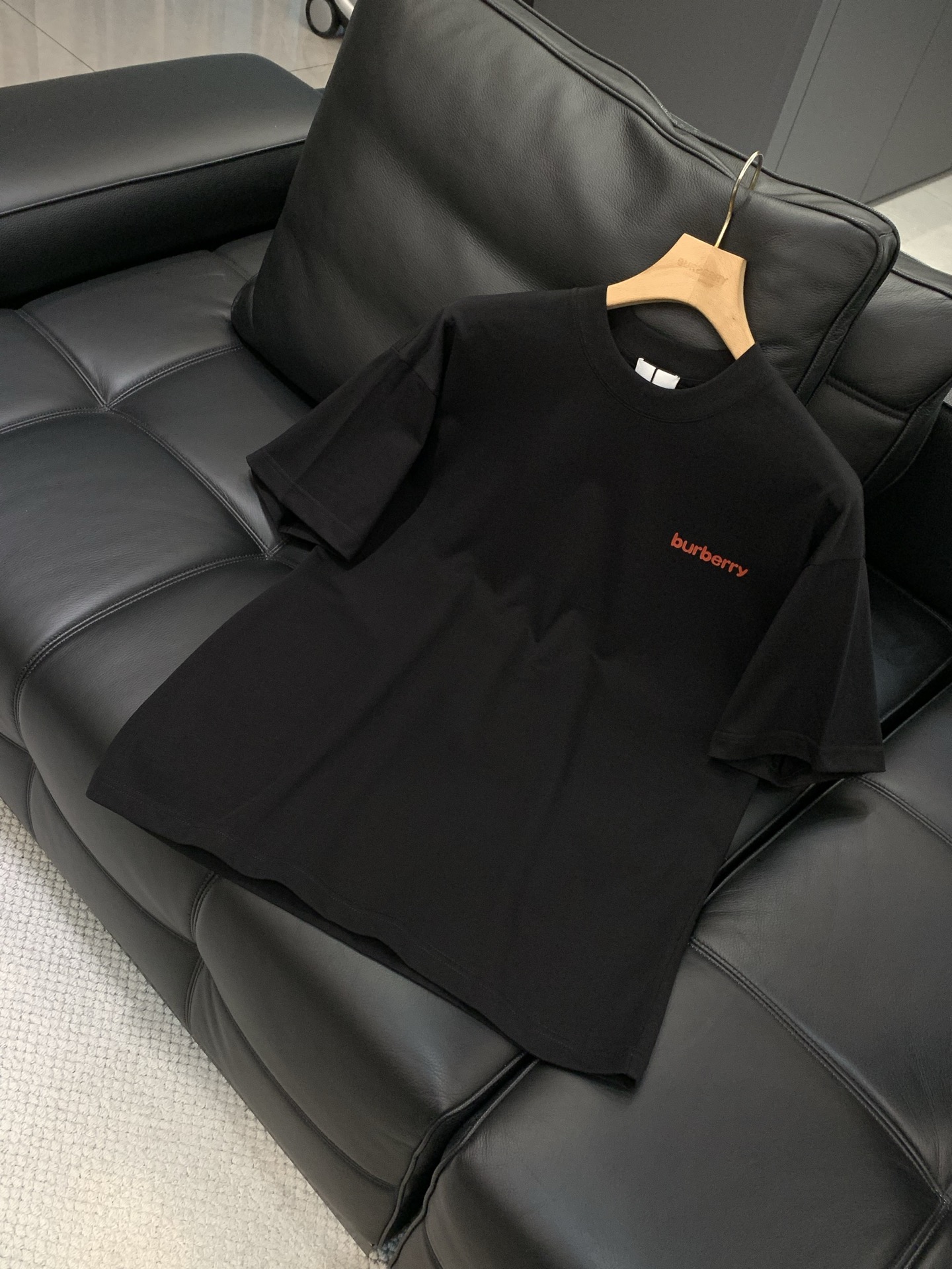 ，Burberry 巴宝莉，春夏最新品，专柜同步有售，原单狠货，时尚休闲圆领短袖T恤，进口原版面料，上身